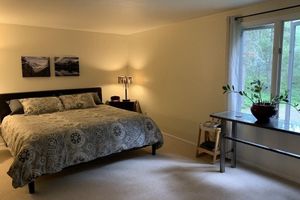 Alojamiento - Meadows House is on pristine meadow/wet lands very private