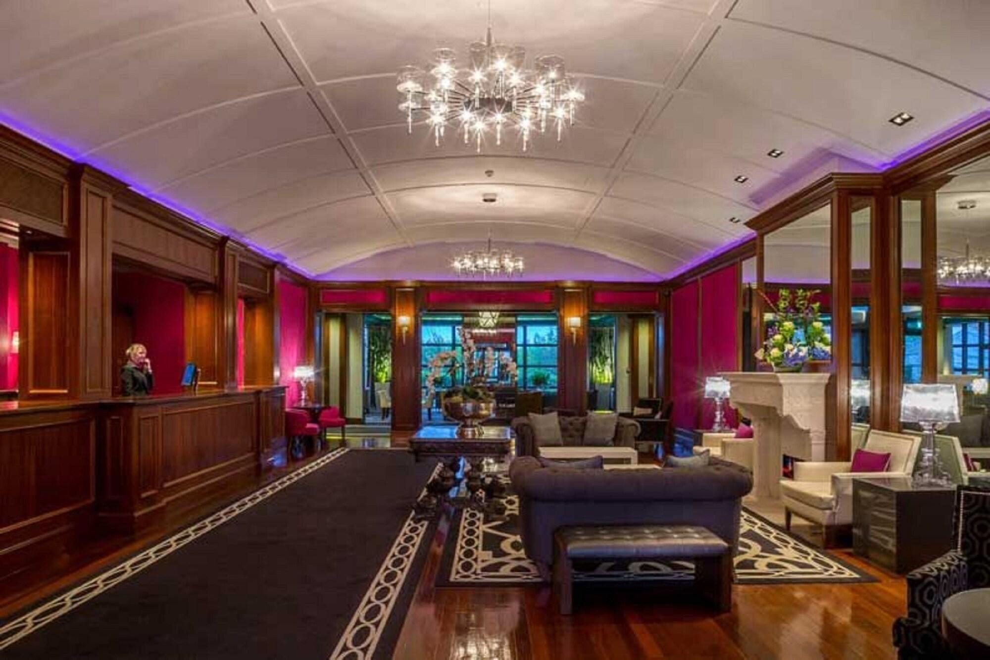Vista Lobby Castletroy Park Hotel Suites