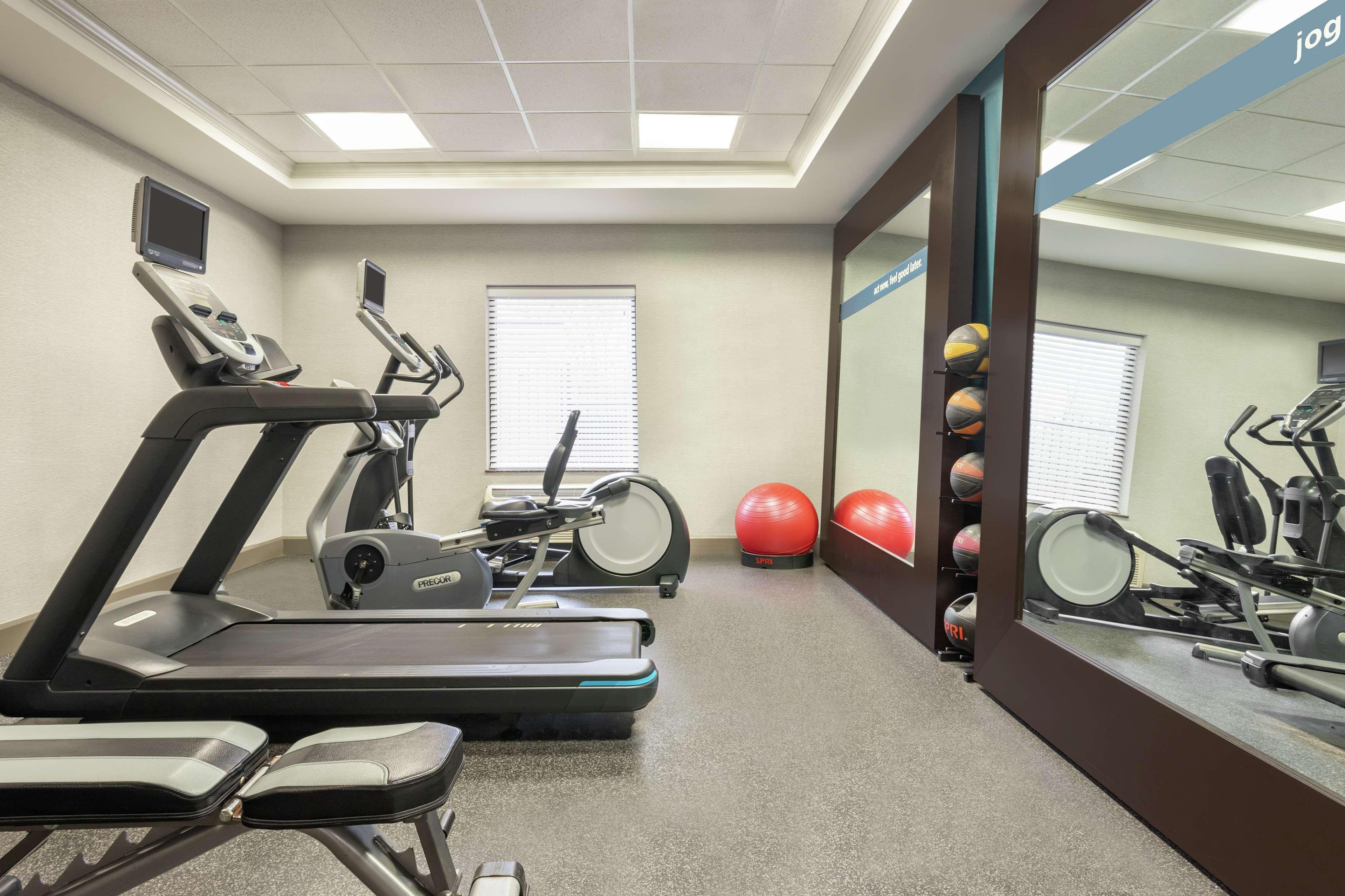 Gimnasio Hampton Inn and Suites Pine Bluff