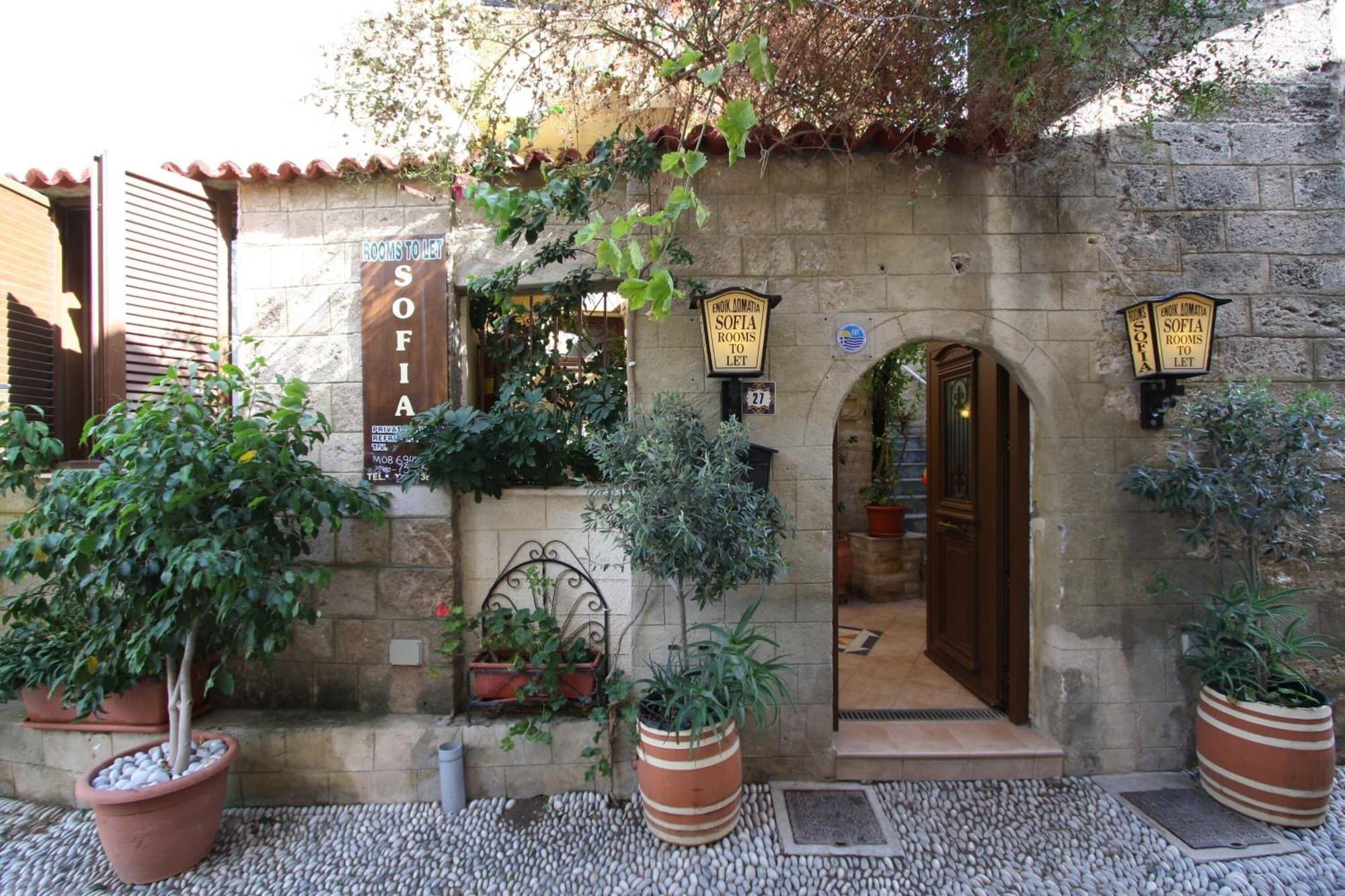 Vista Exterior Sofia Pension