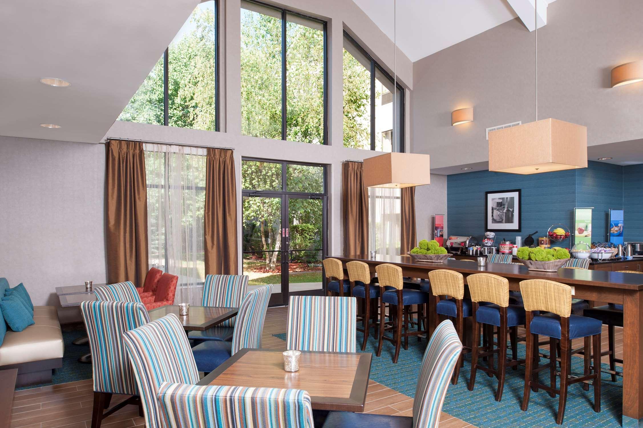 Restaurant Larkspur Landing South Bend