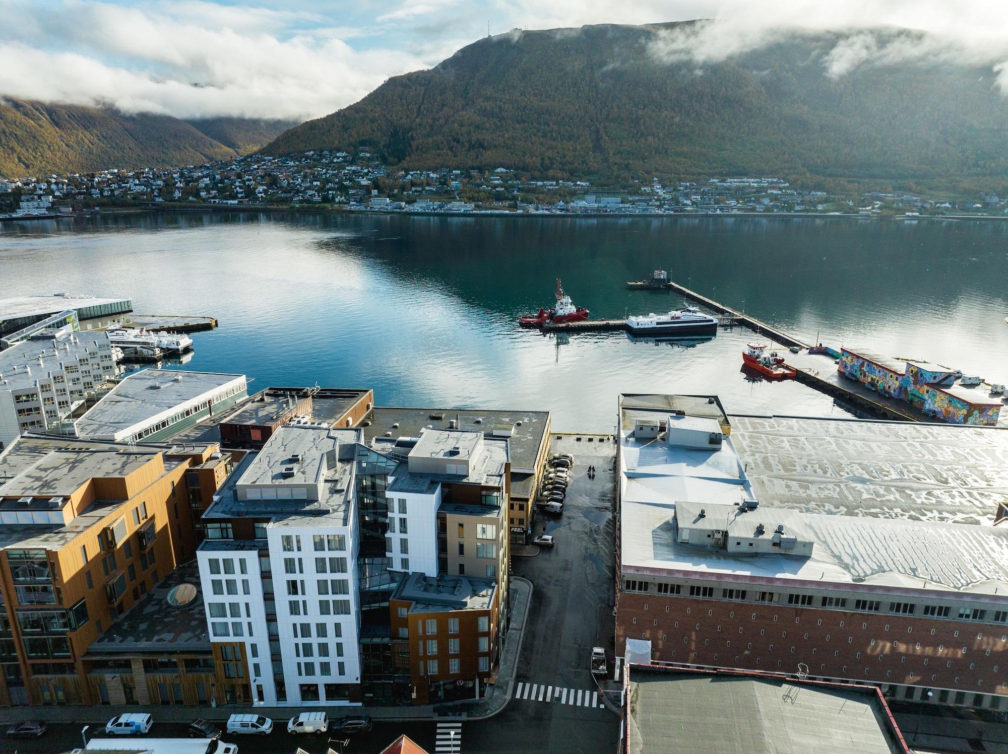 Varios Skaret by Vander