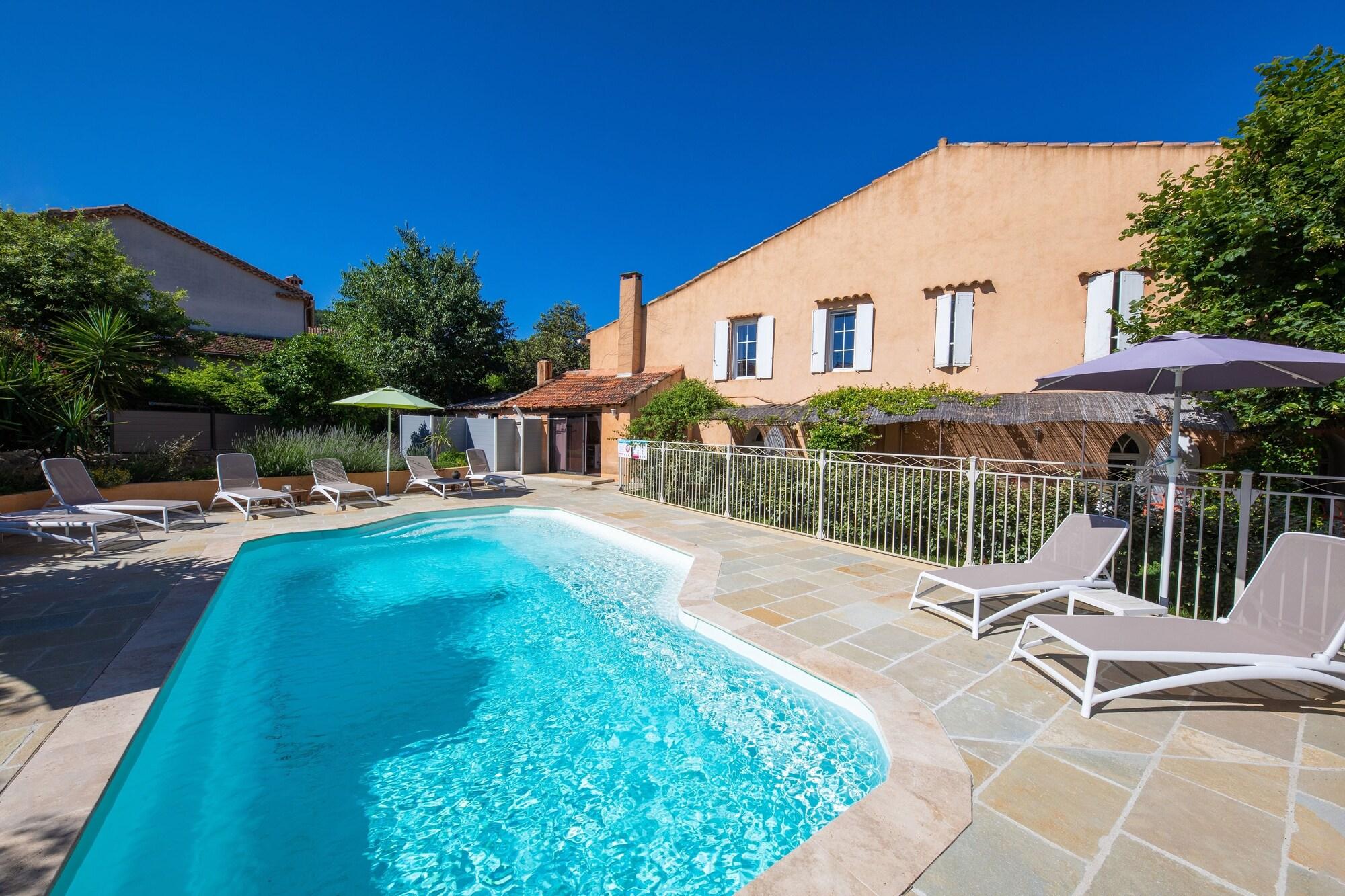 Varios Hôtel La Cauquière