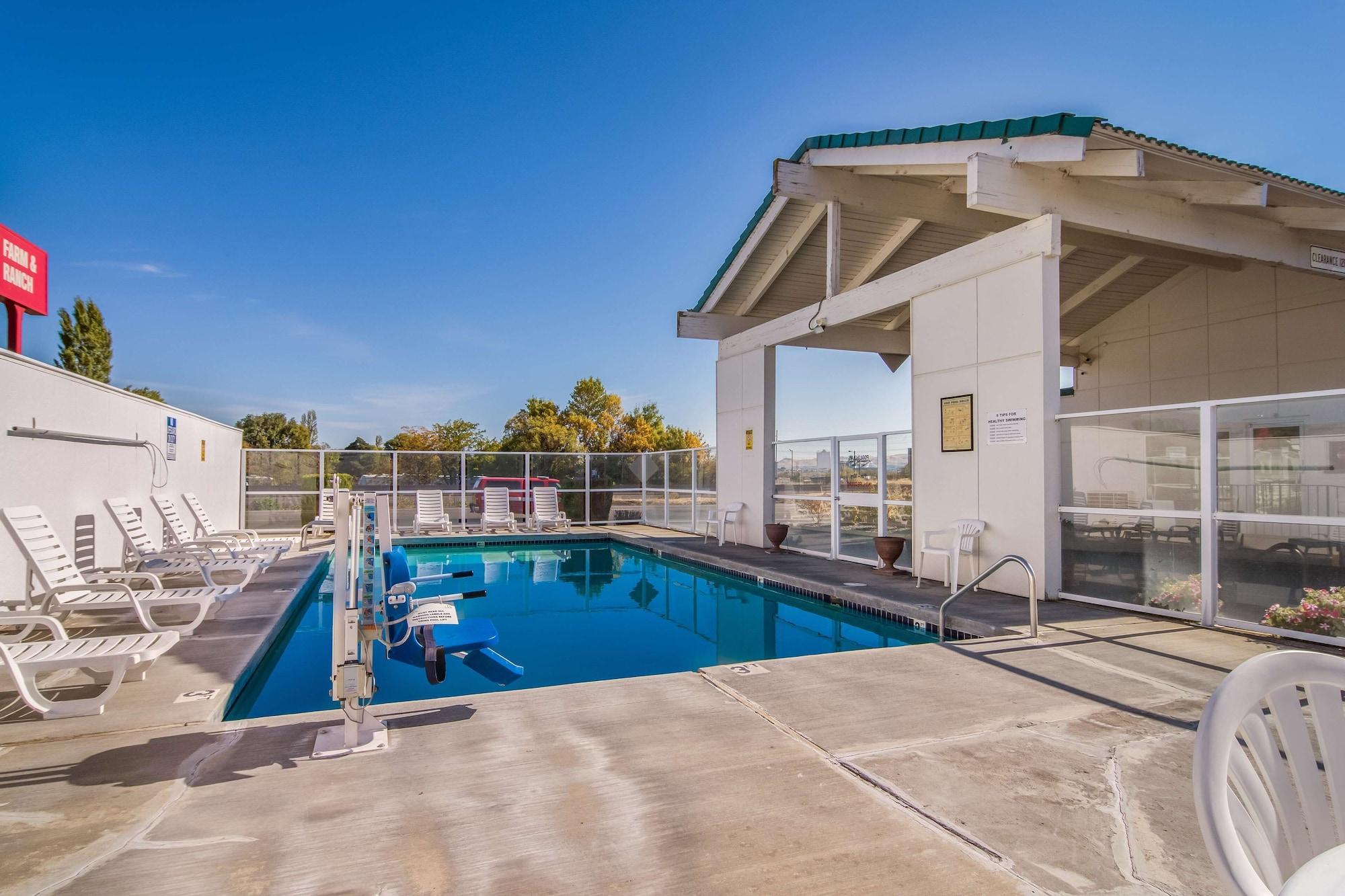 Vista Piscina Motel 6 The Dalles, OR