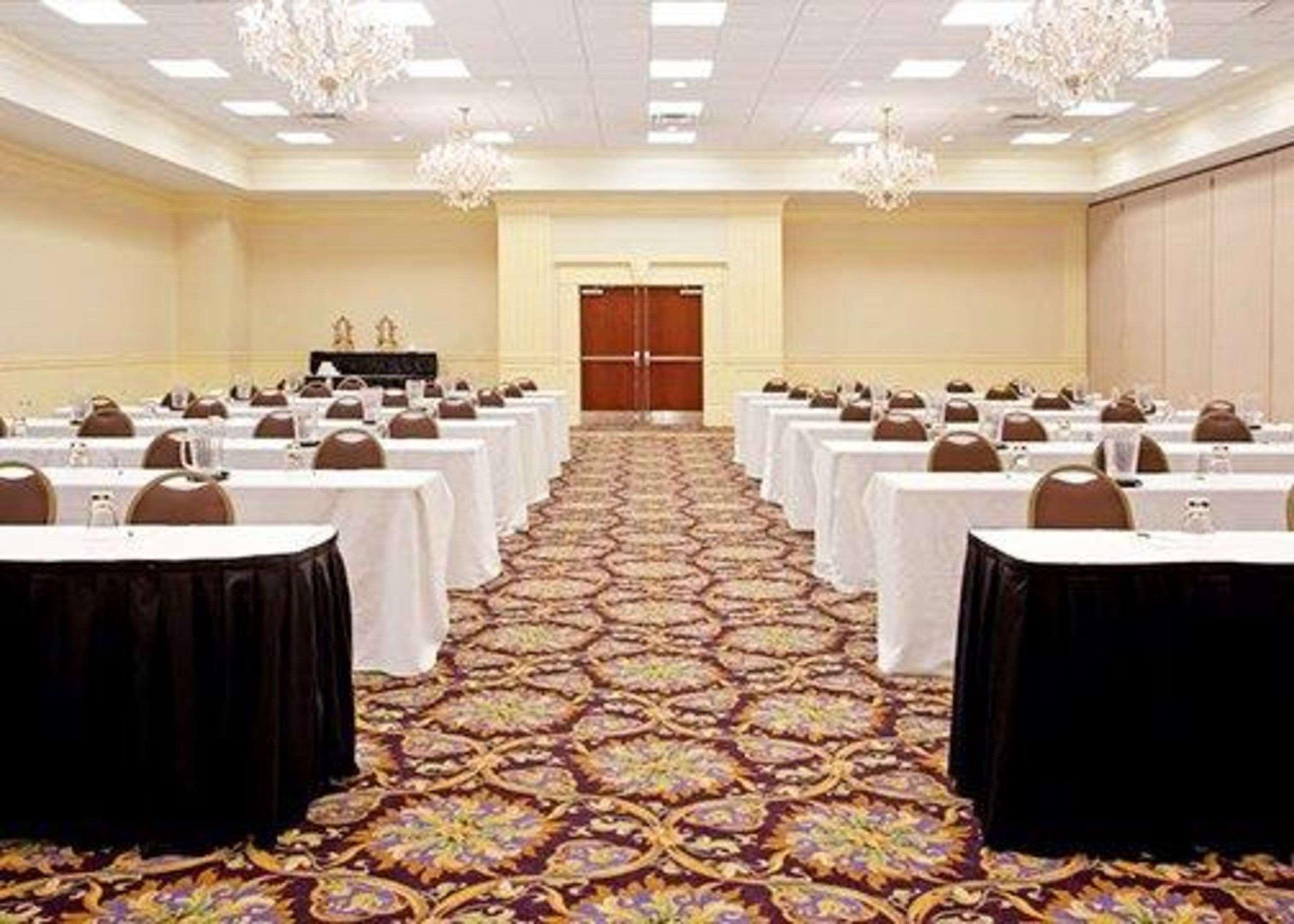 Sala de Reuniones Clarion Hotel & Convention Center Joliet
