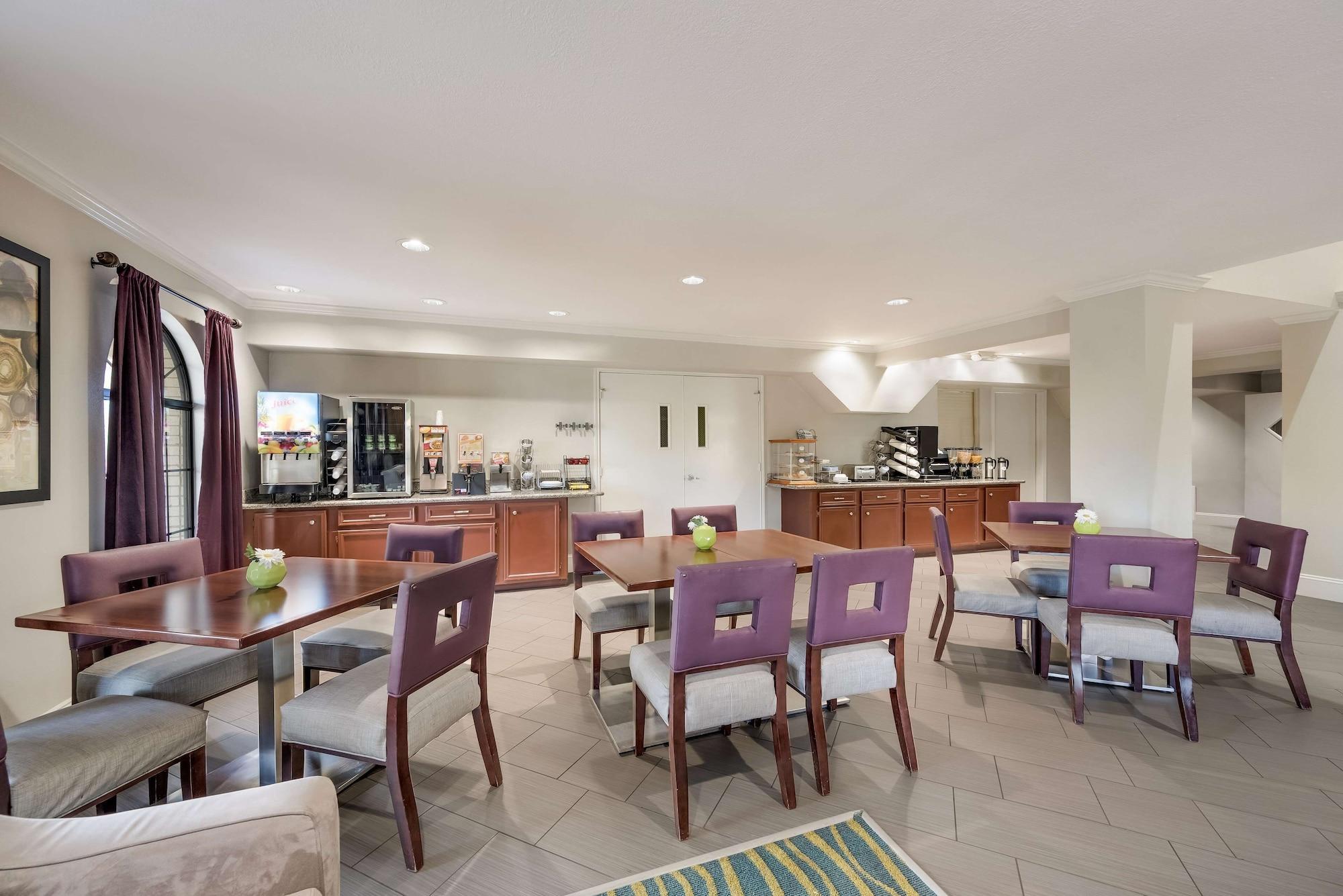 Restaurant SureStay Hotel by Best Western Deer Park