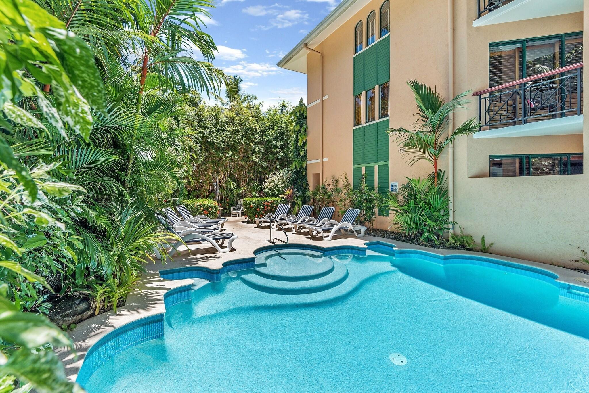 Vista Piscina Martinique on Macrossan