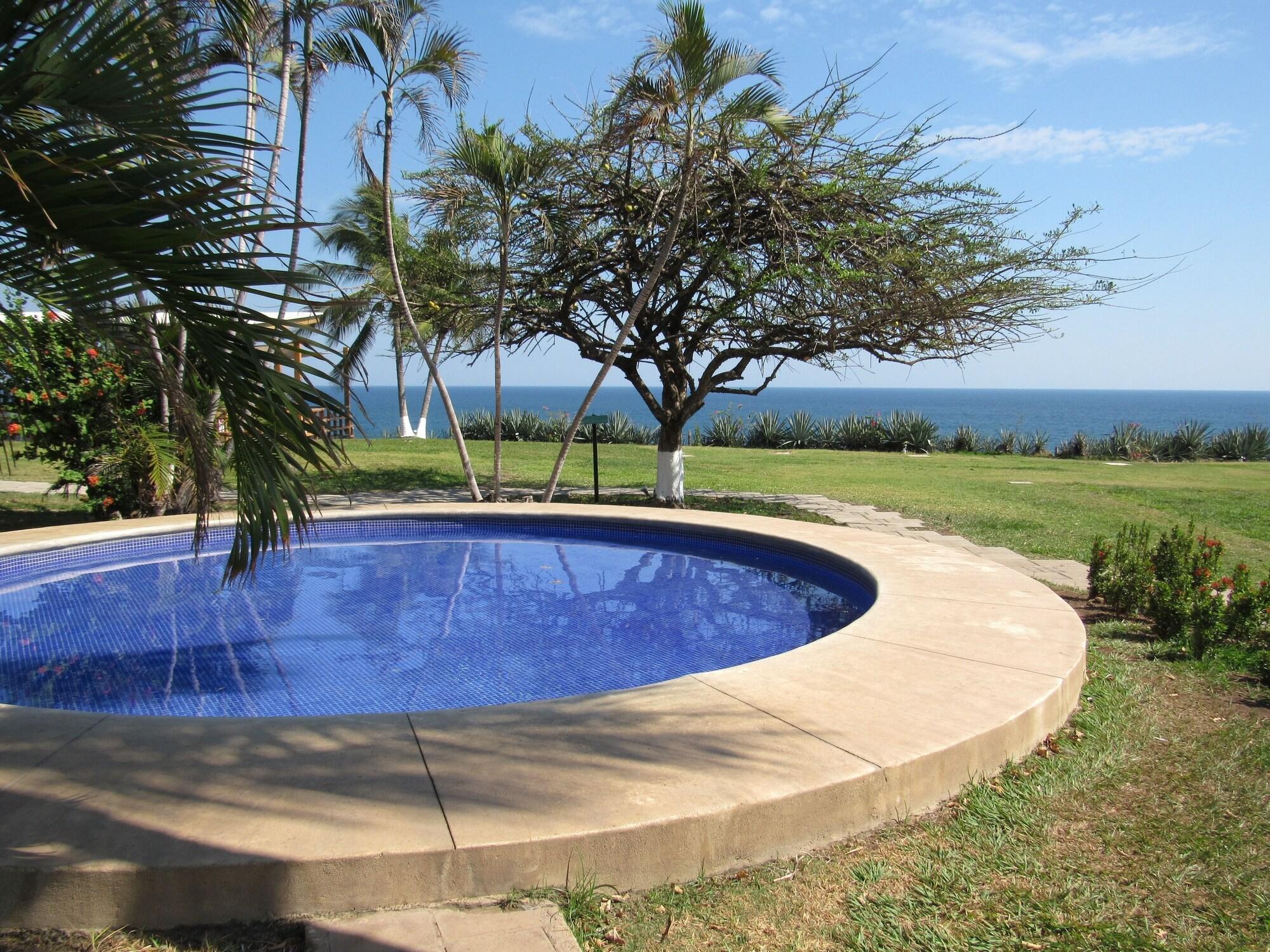 Vista Piscina Atami Escape Resort