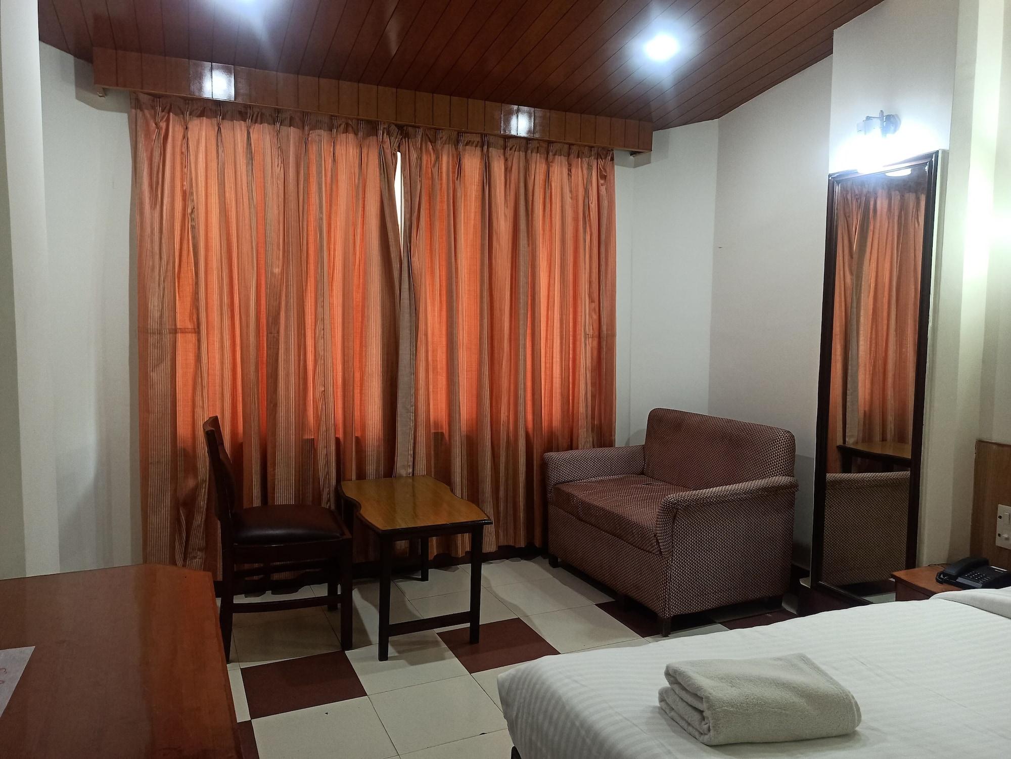 Habitación Ambarish Grand Residency