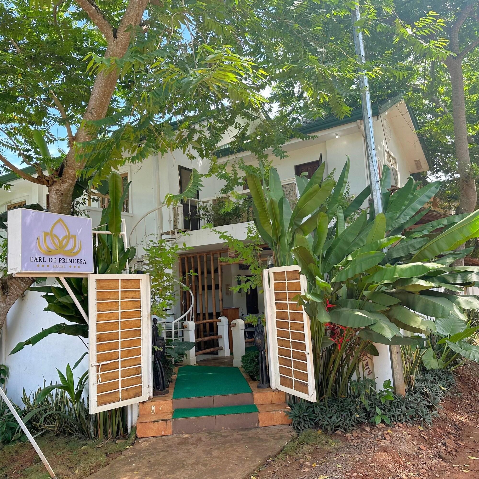 Varios Earl De Princesa Hotel