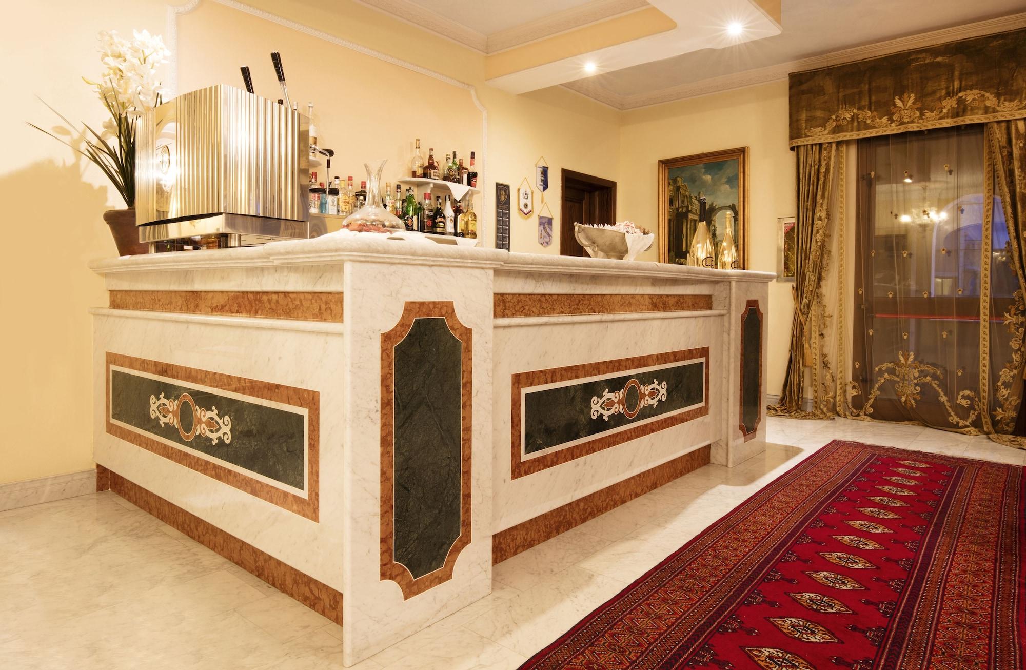 Bar/Salón Grand Hotel President Olbia