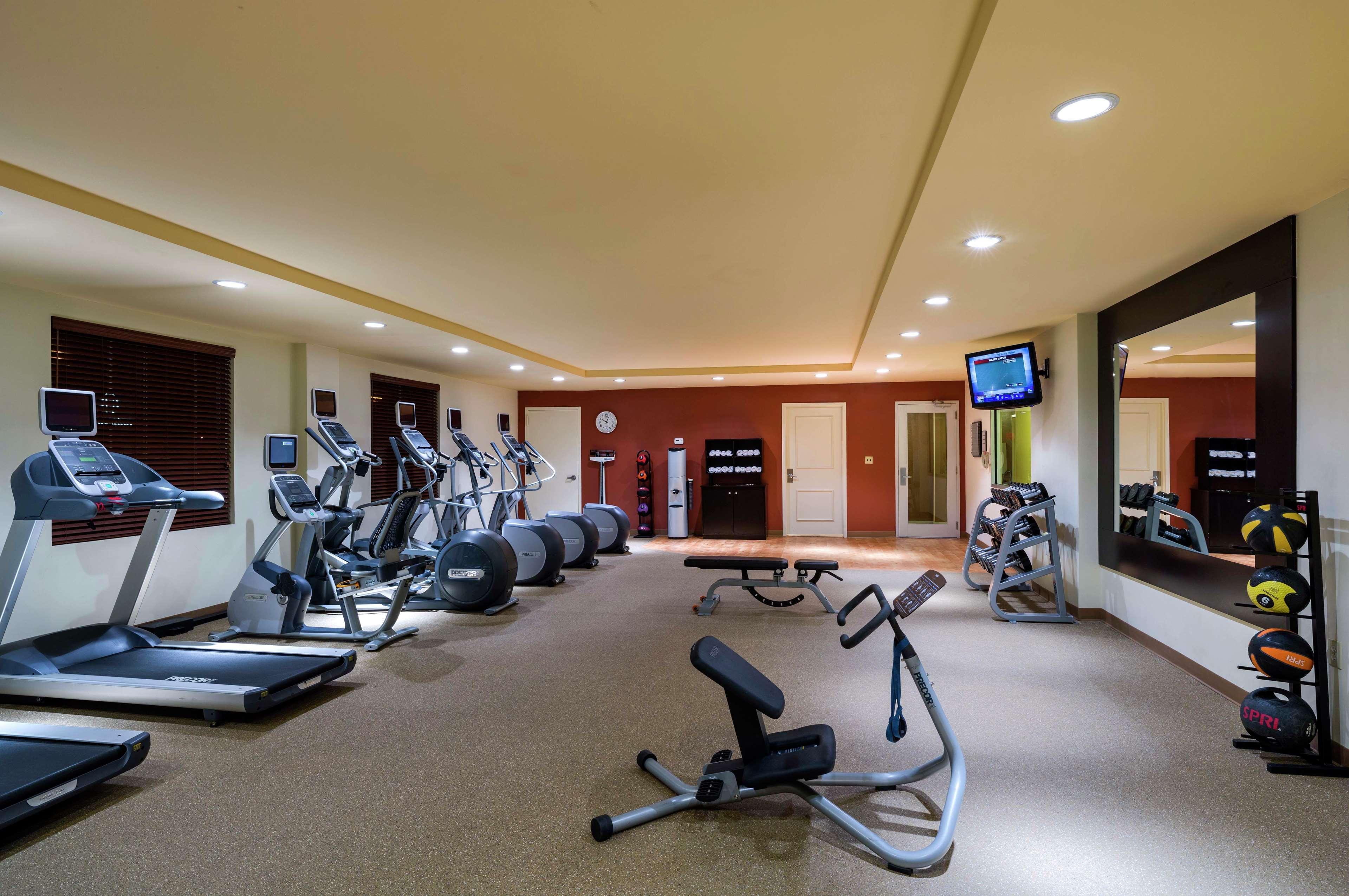 Instalaciones Recreativas Hilton Garden Inn Queens/JFK Airport