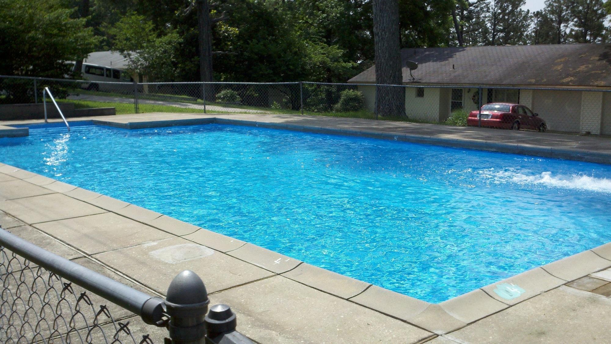 Vista Piscina Bavarian Inn Lodge & Restaurant