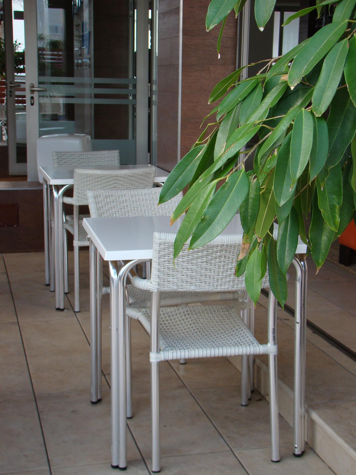 Restaurant Apartamentos Fleming 50