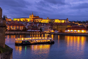Actividad - Evite las colas: crucero nocturno por Praga