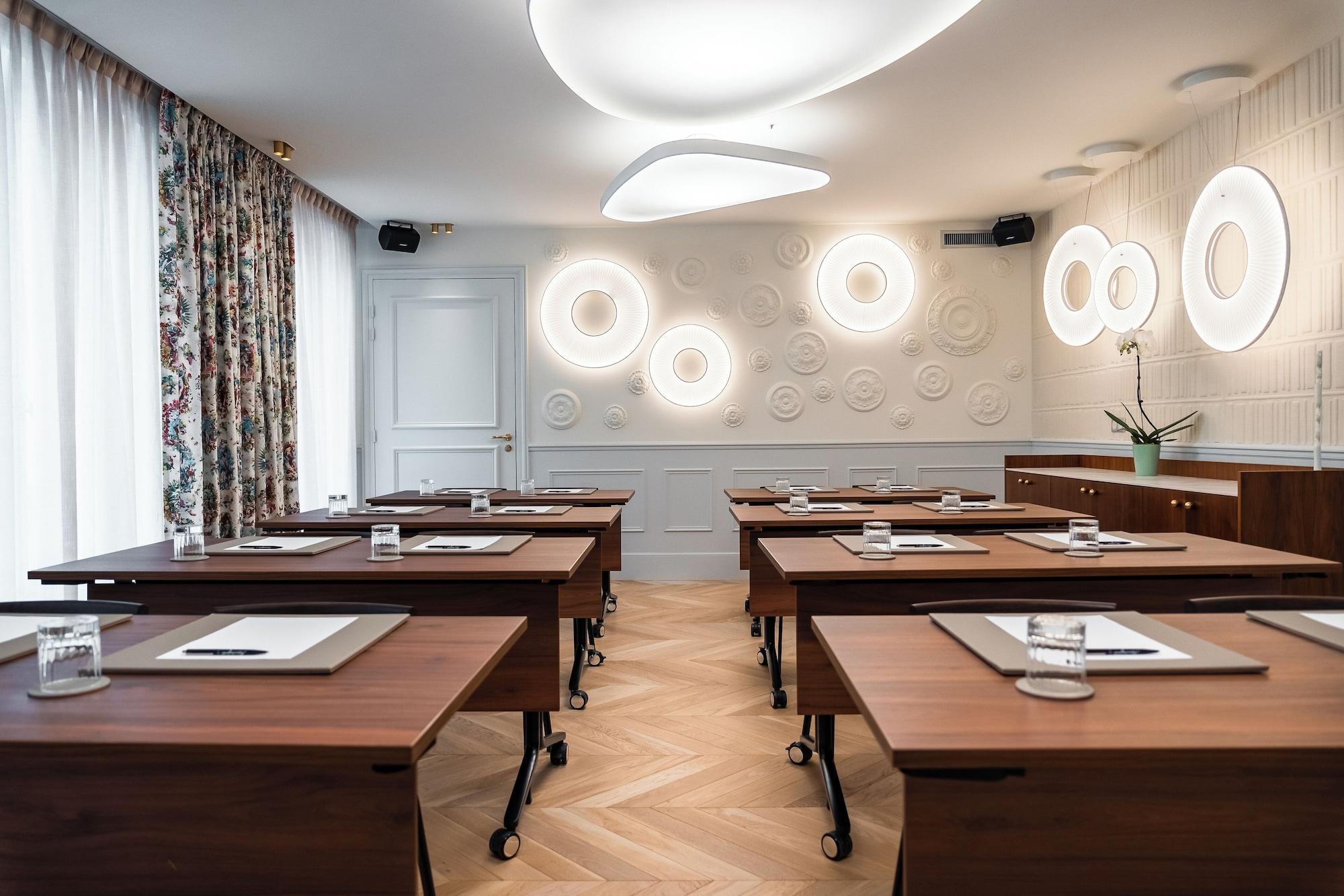 Sala de Reuniones Normandy Le Chantier
