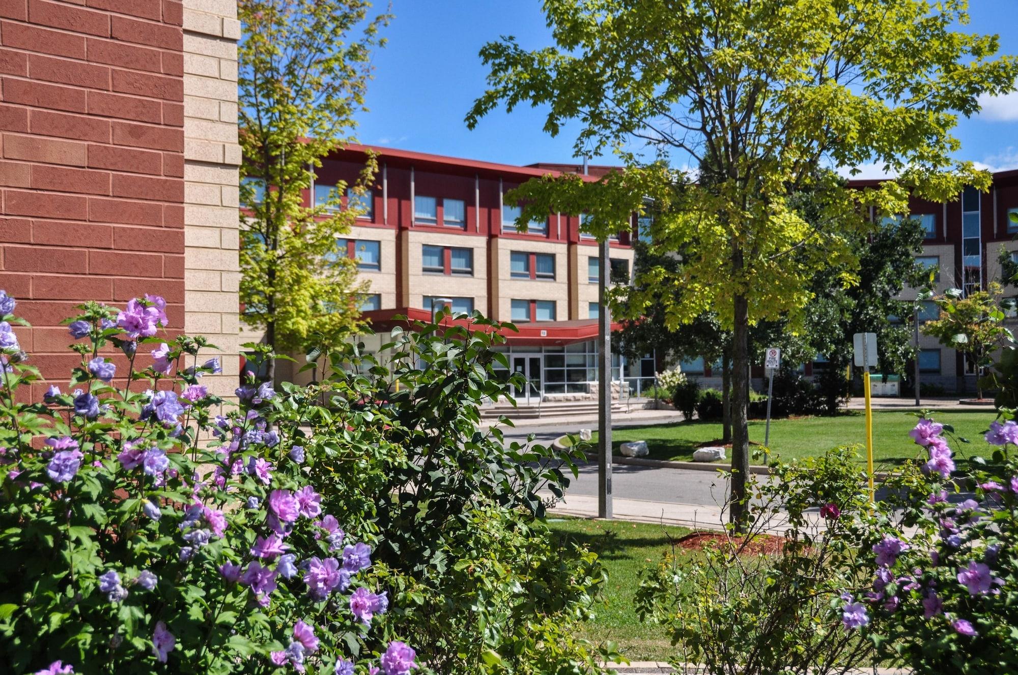 Varios Residence & Conference Centre - Oakville