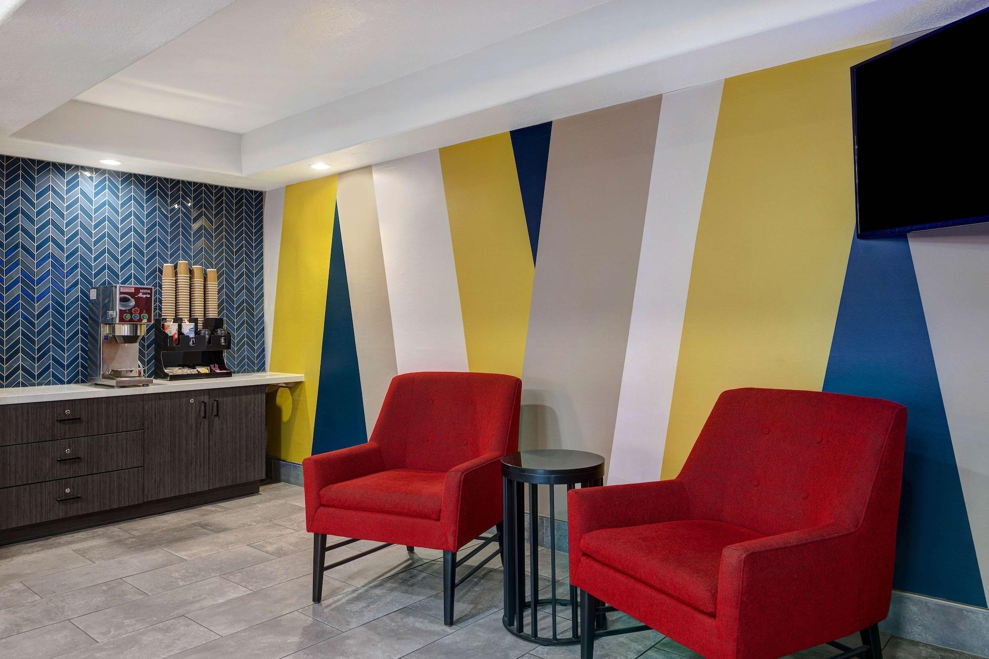 Vista Lobby Motel 6 Buttonwillow, CA Central