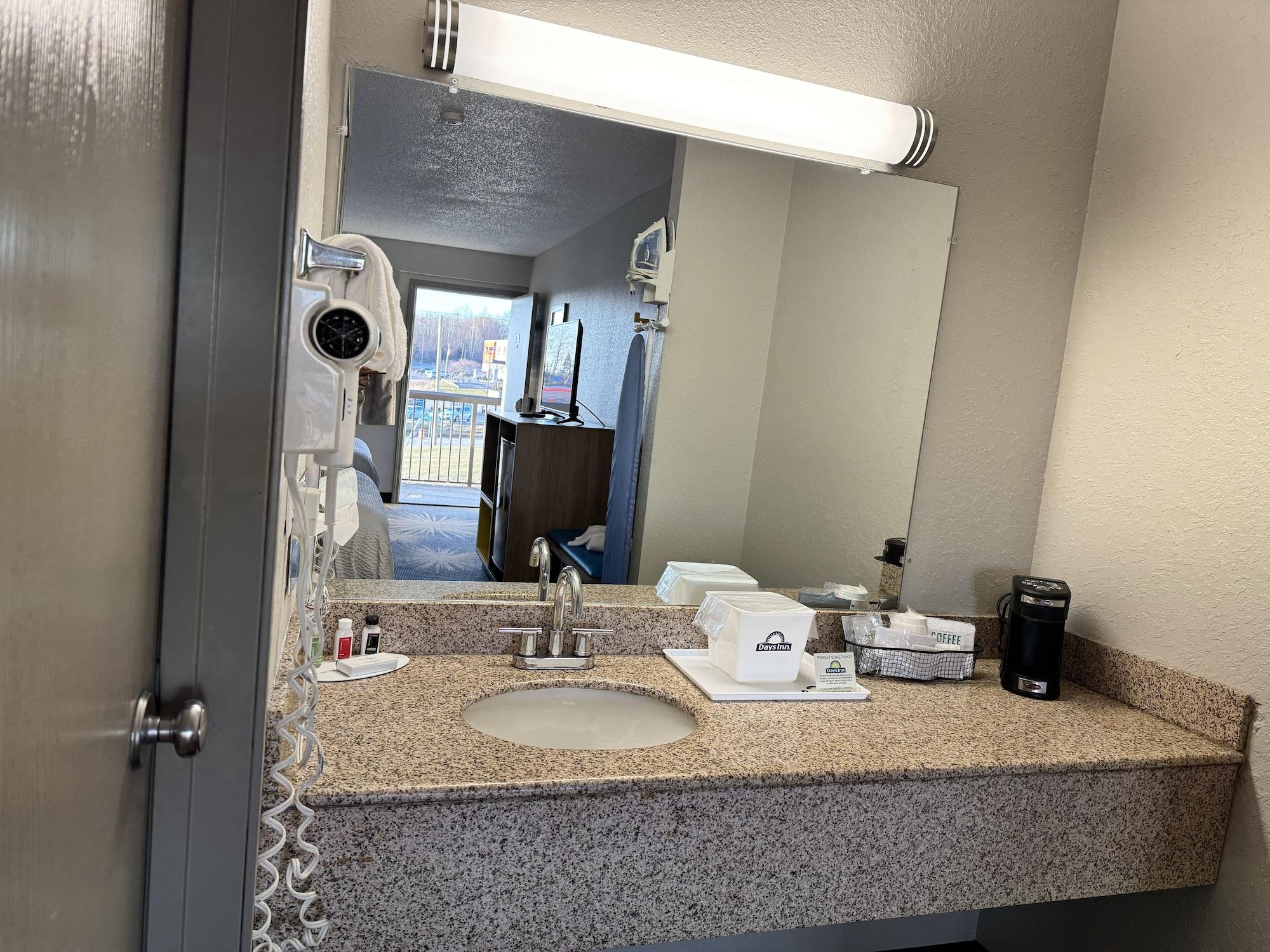 Equipamiento de Habitación Days Inn by Wyndham Cloverdale Greencastle