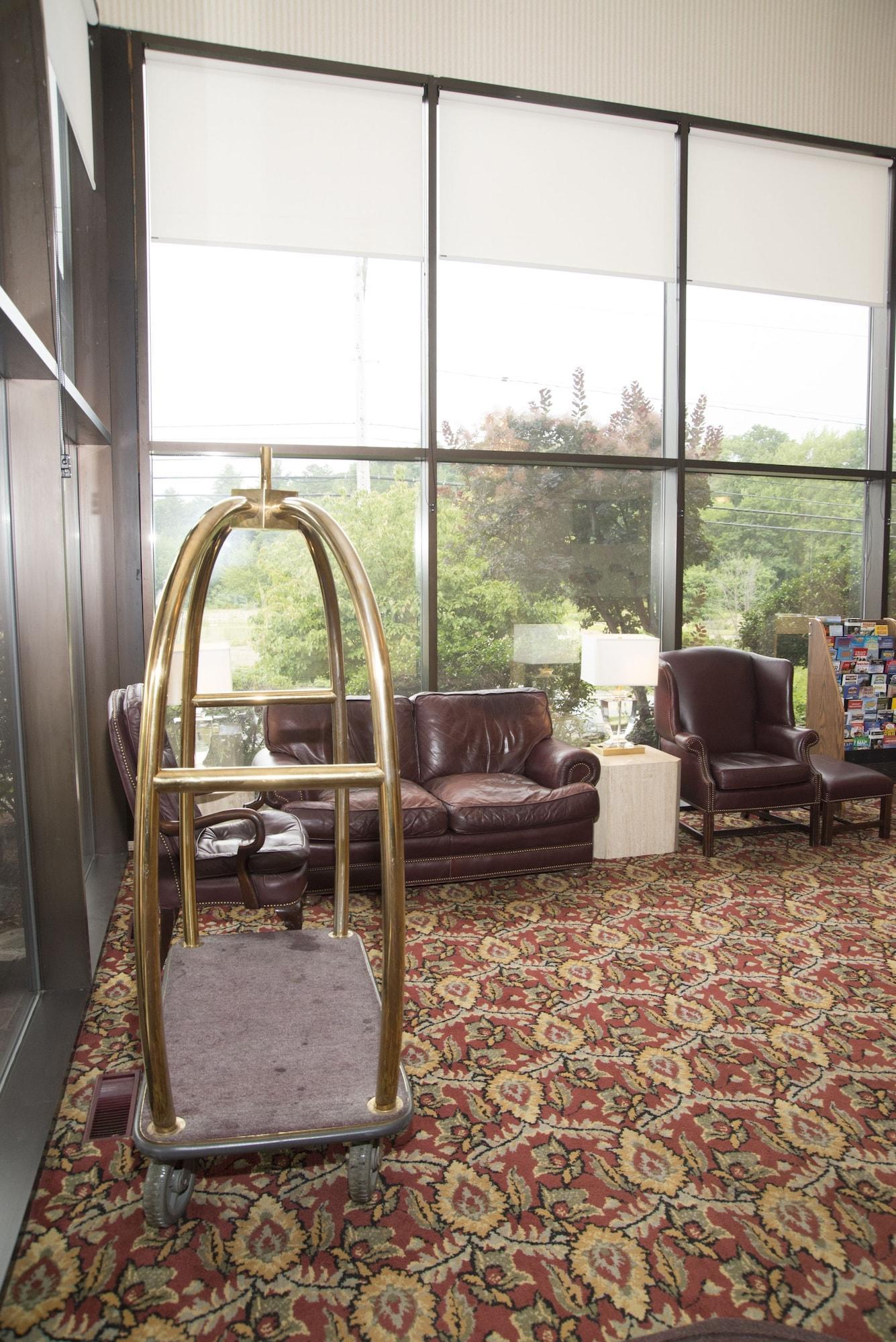 Vista Lobby Hampton Falls Inn