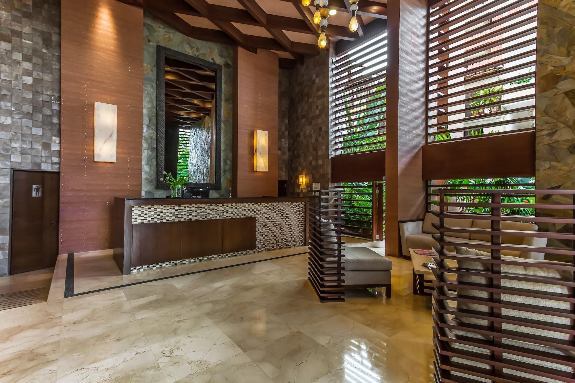 Vista Lobby Pinnacle Resorts 220