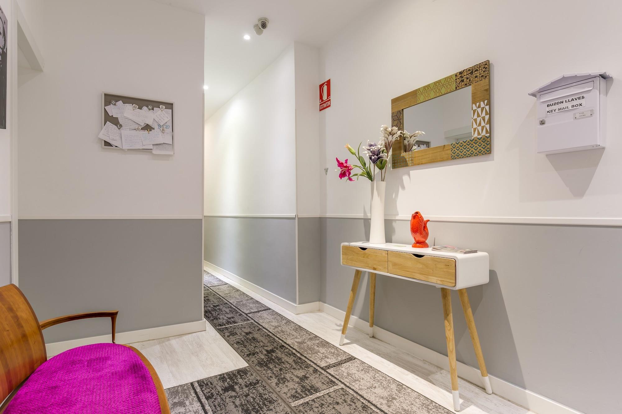Vista Lobby Hostal Met Madrid