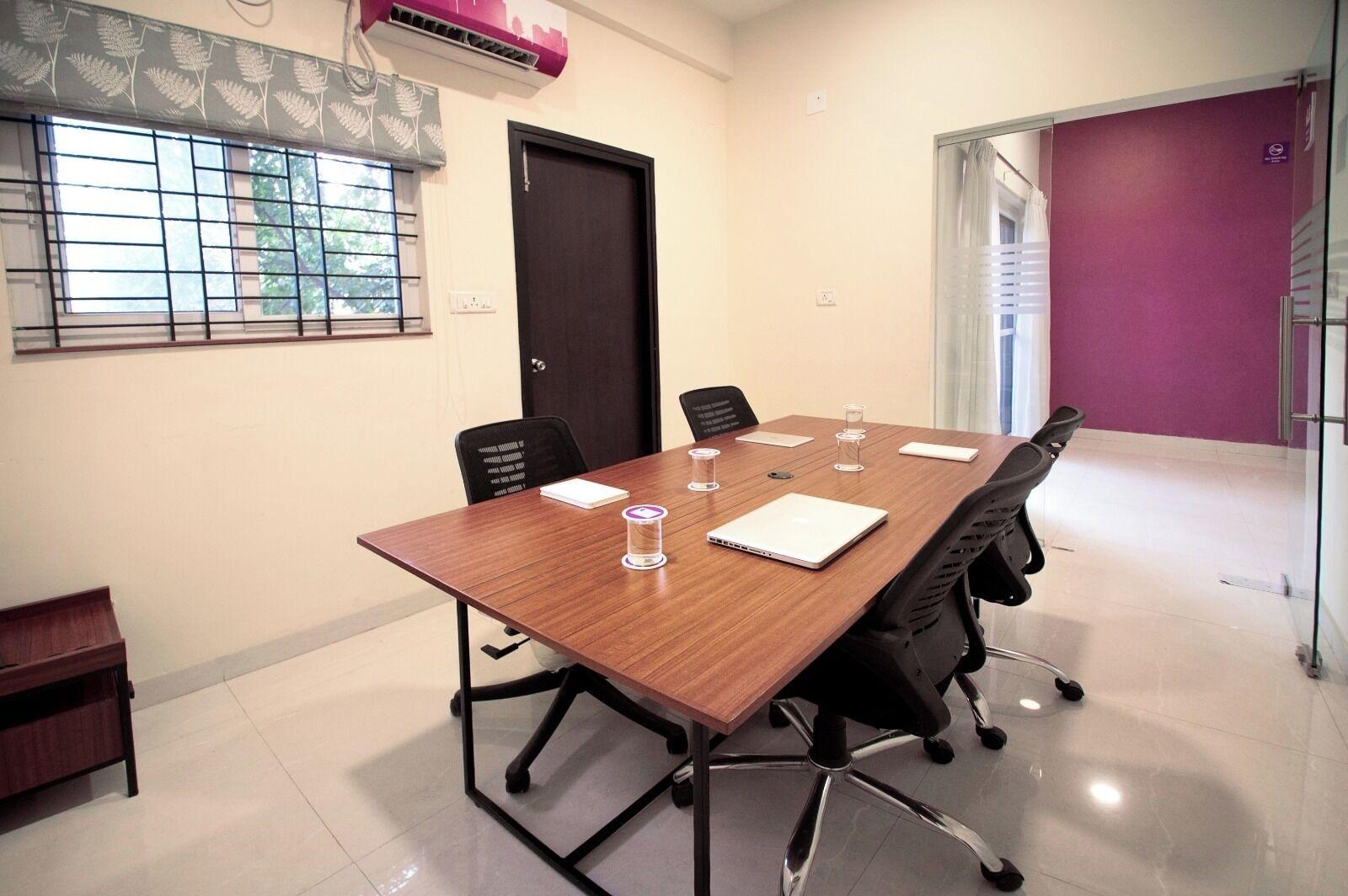 Sala de Reuniones Purple Cloud Urban