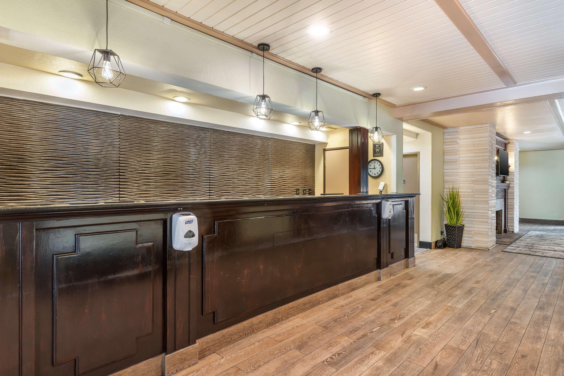 Vista Lobby Best Western John Muir Inn