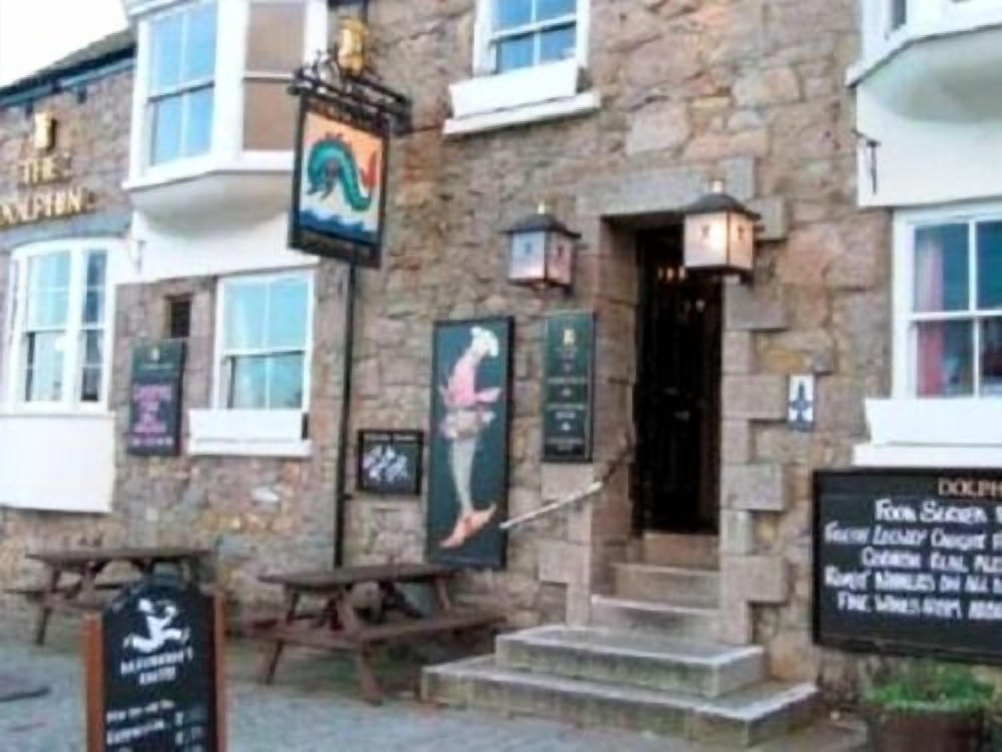 Vista Exterior Dolphin Tavern
