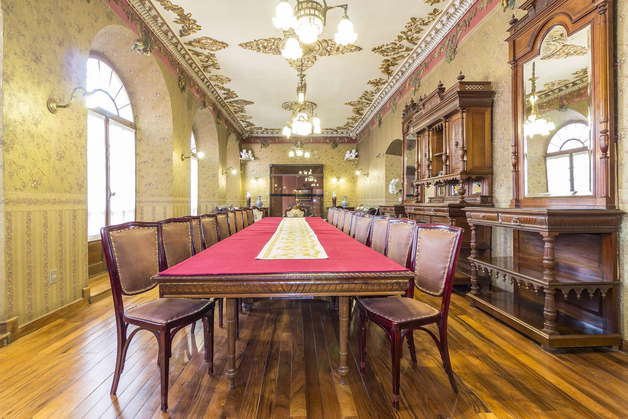 Sala de Reuniones Capital Plaza Hotel
