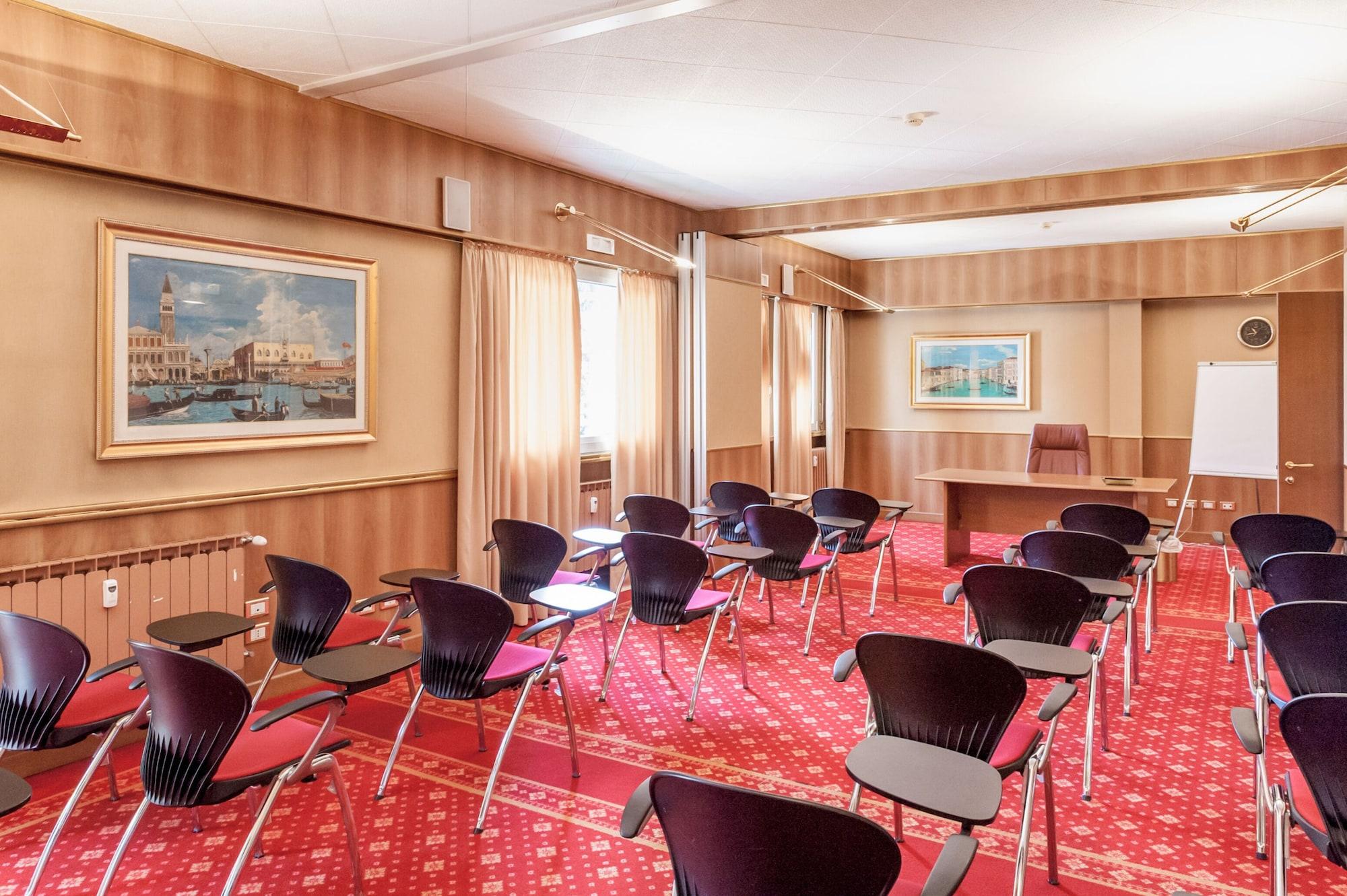 Sala de Reuniones Hotel Venezia
