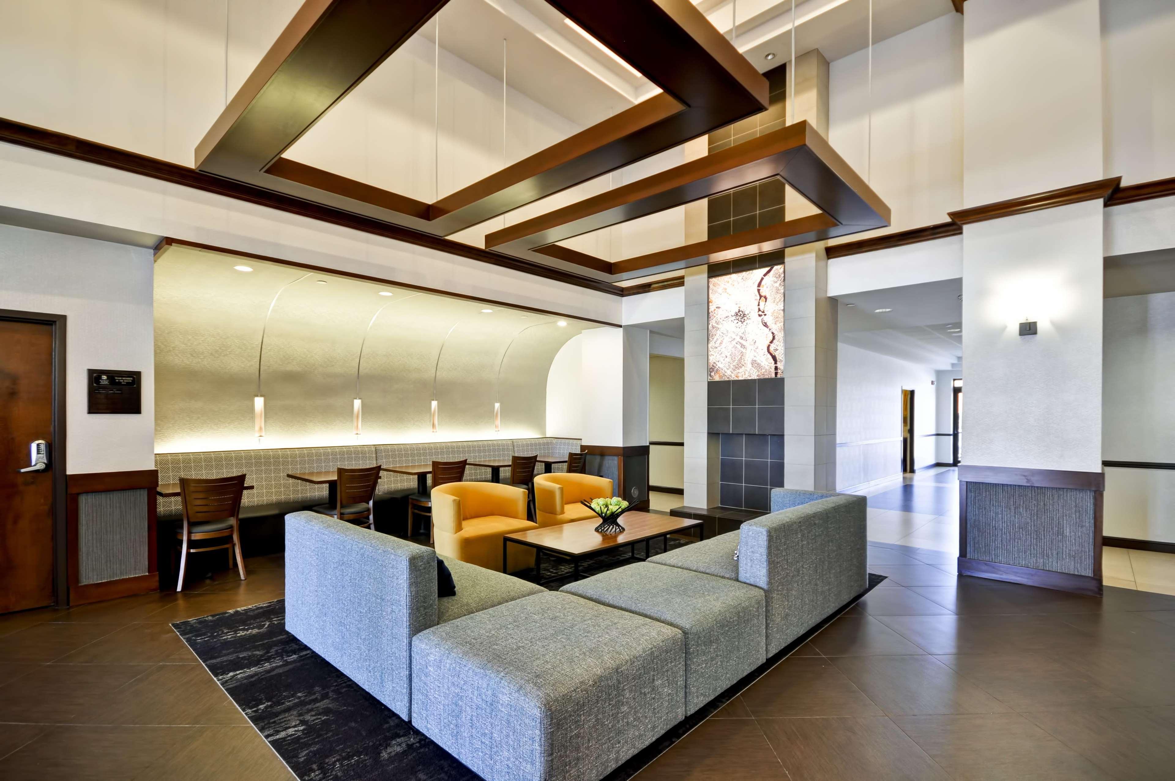 Vista Lobby Hyatt Place Minneapolis Airport-South