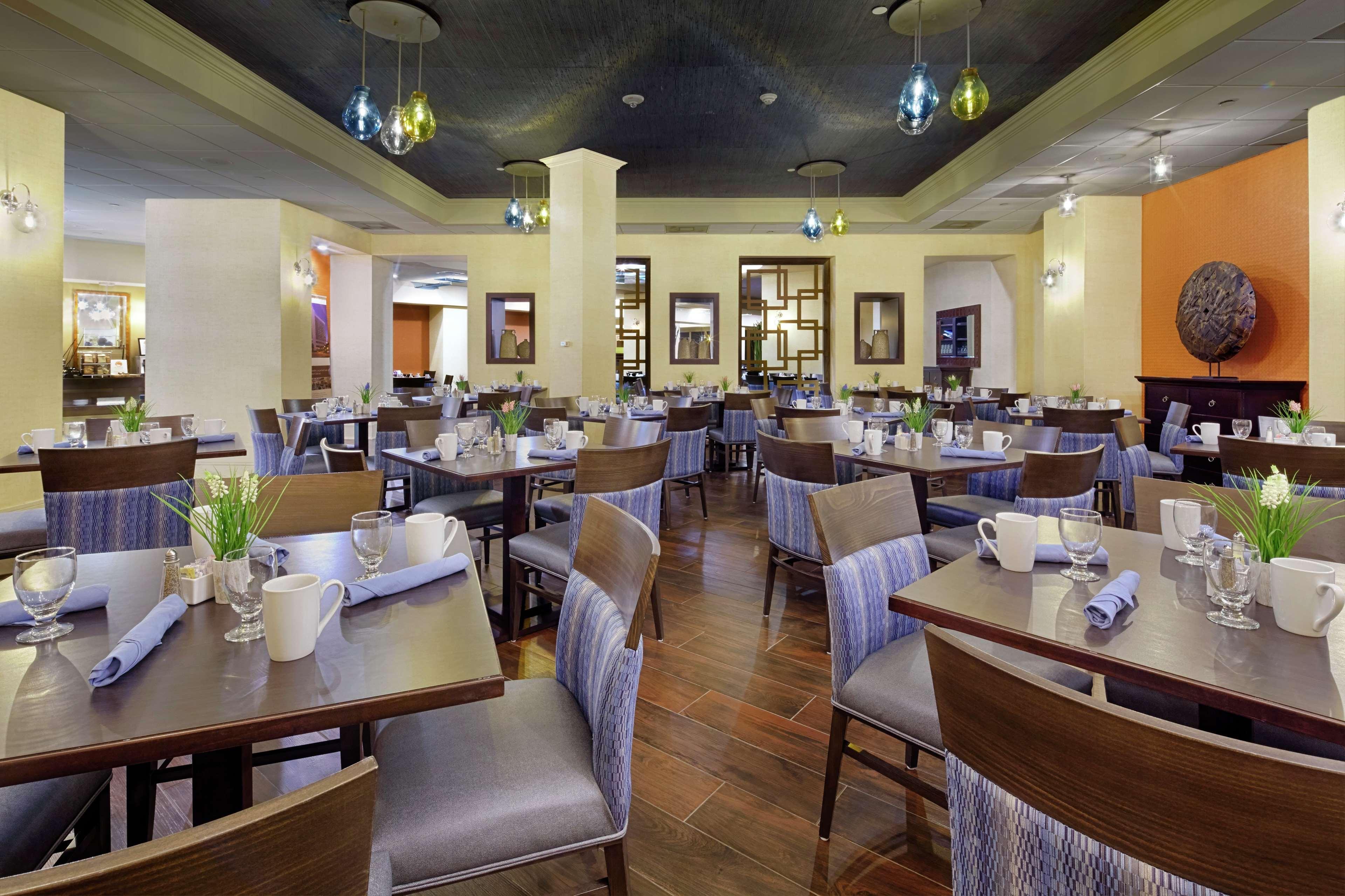 Restaurant DoubleTree by Hilton Hotel Orlando Downtown