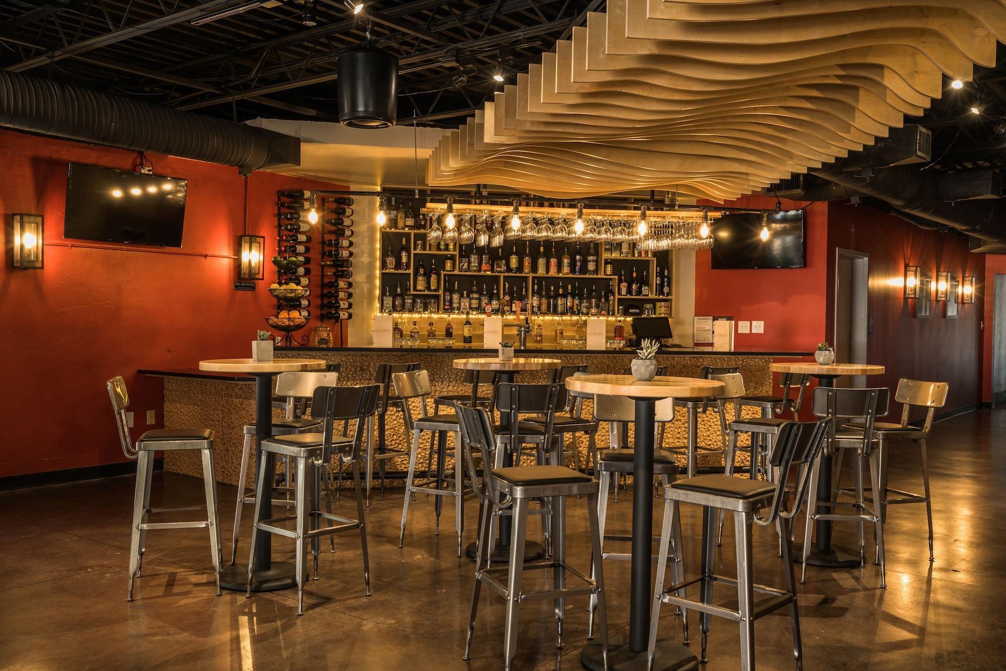 Restaurant Ramada by Wyndham Austin South