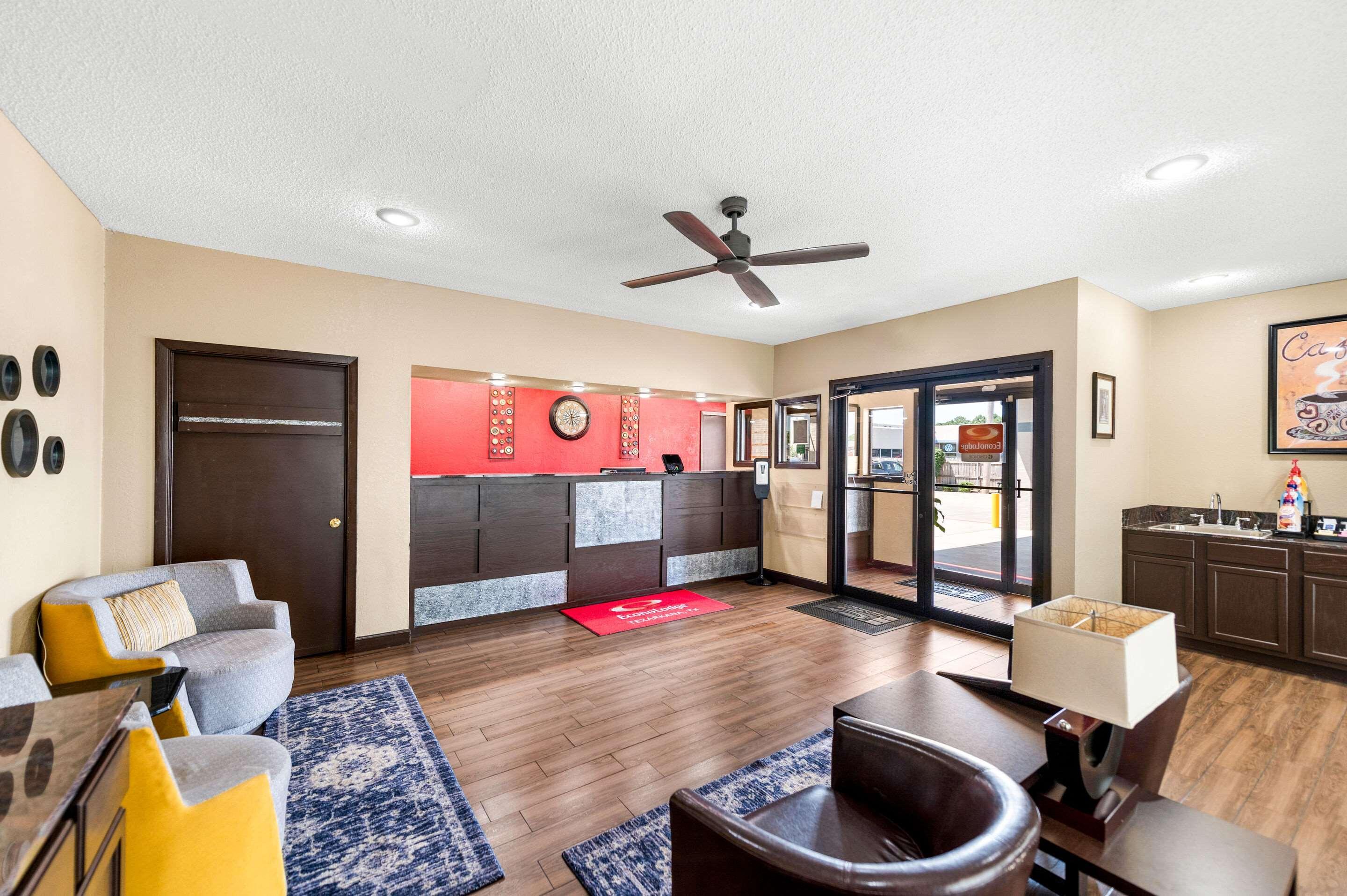 Vista Lobby Econo Lodge Texarkana I-30