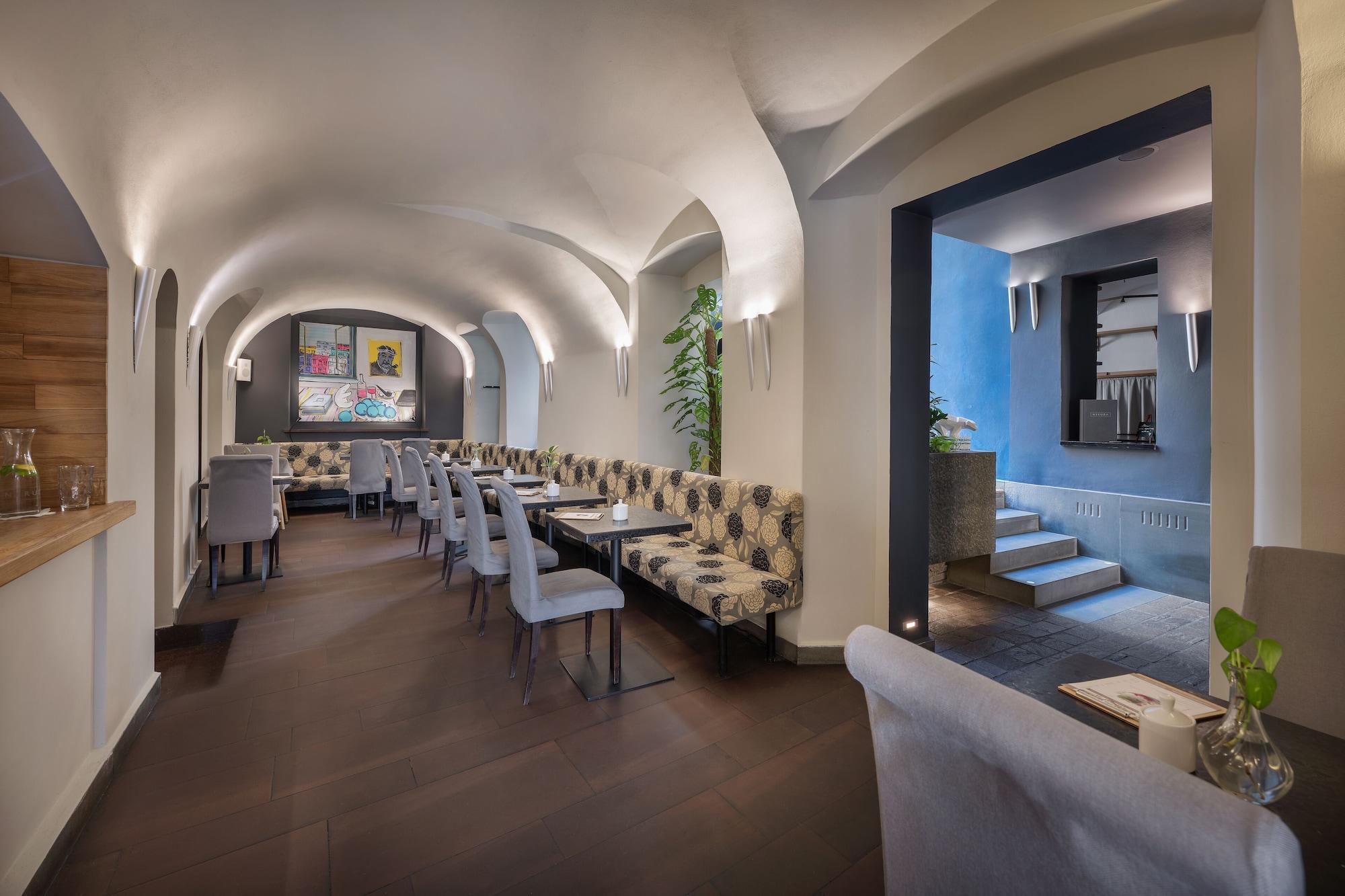 Bar/Salón Design Hotel Neruda