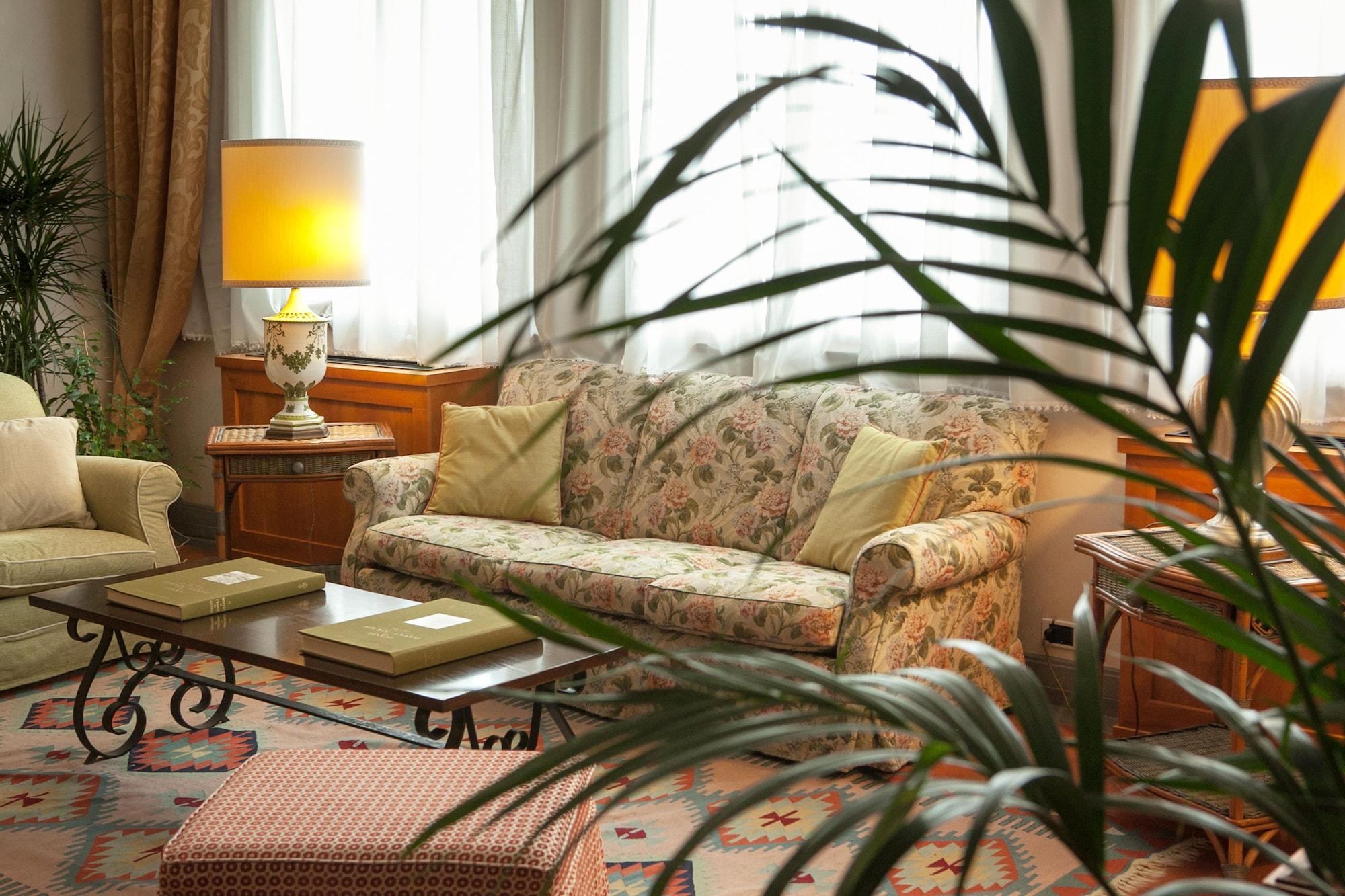 Vista Lobby RELAIS SANTA CHIARA - TUSCANY CHARME