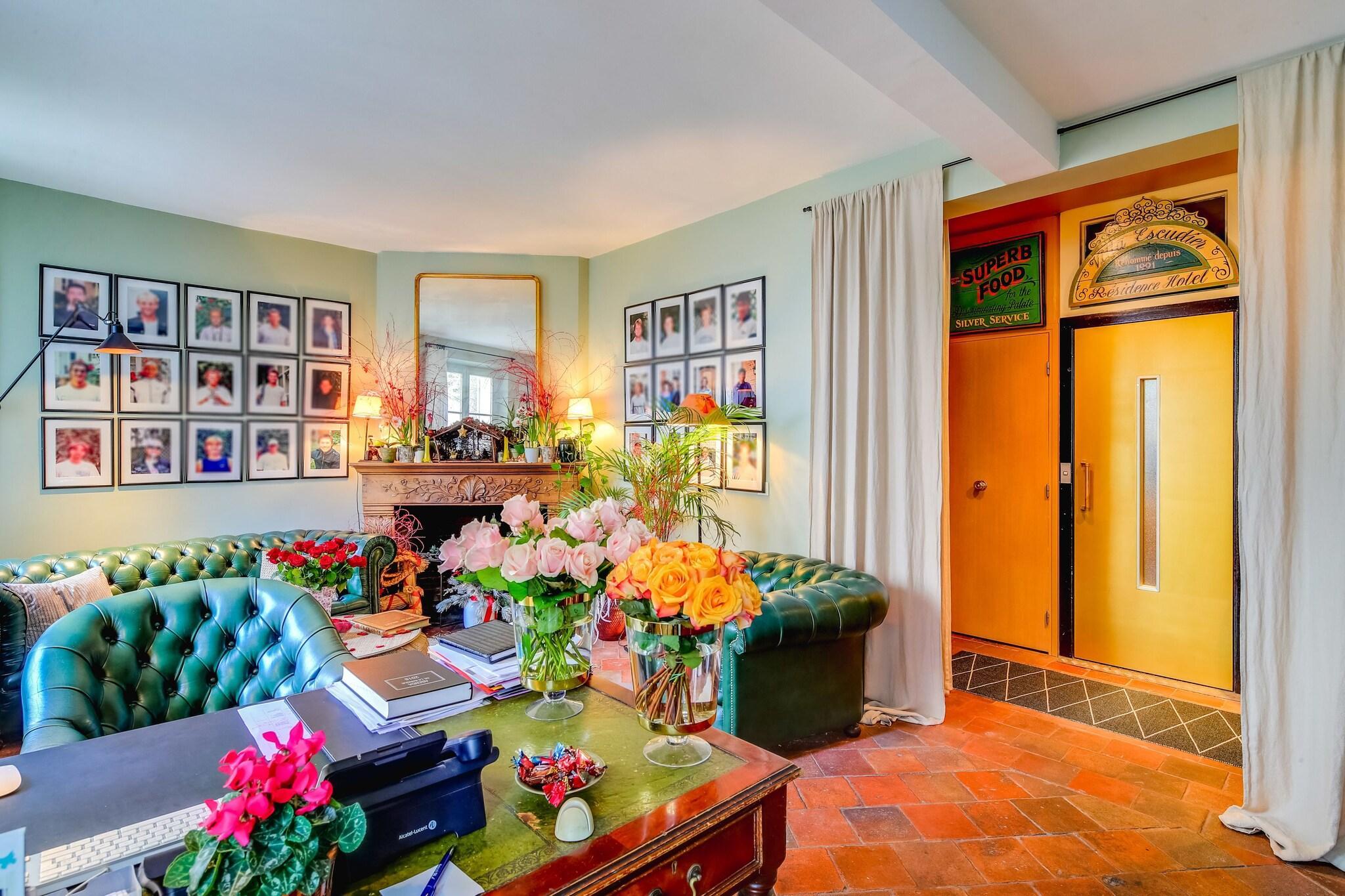 Vista Lobby Hotel Villa Escudier