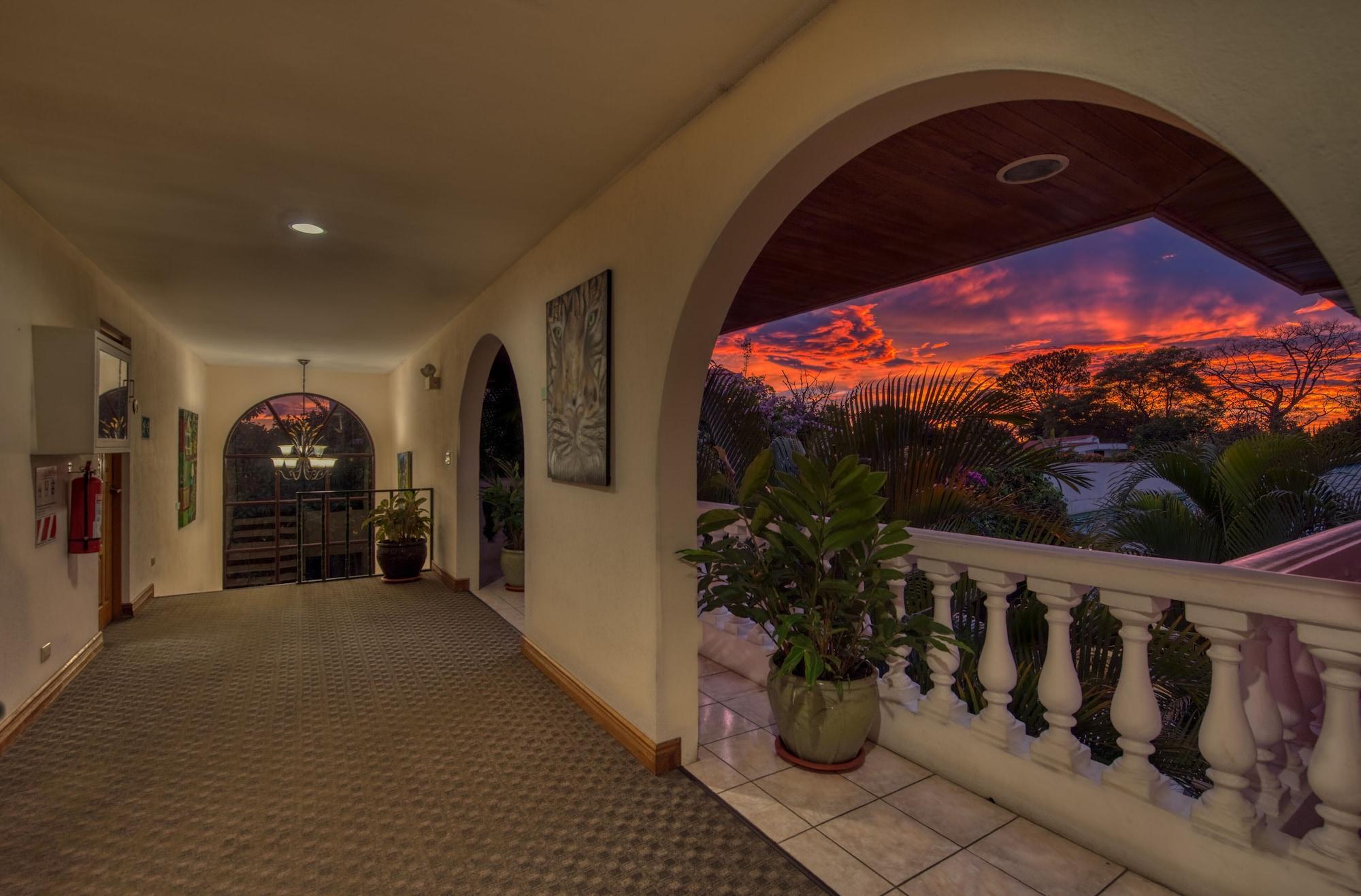 Vista Lobby Buena Vista Chic Hotel