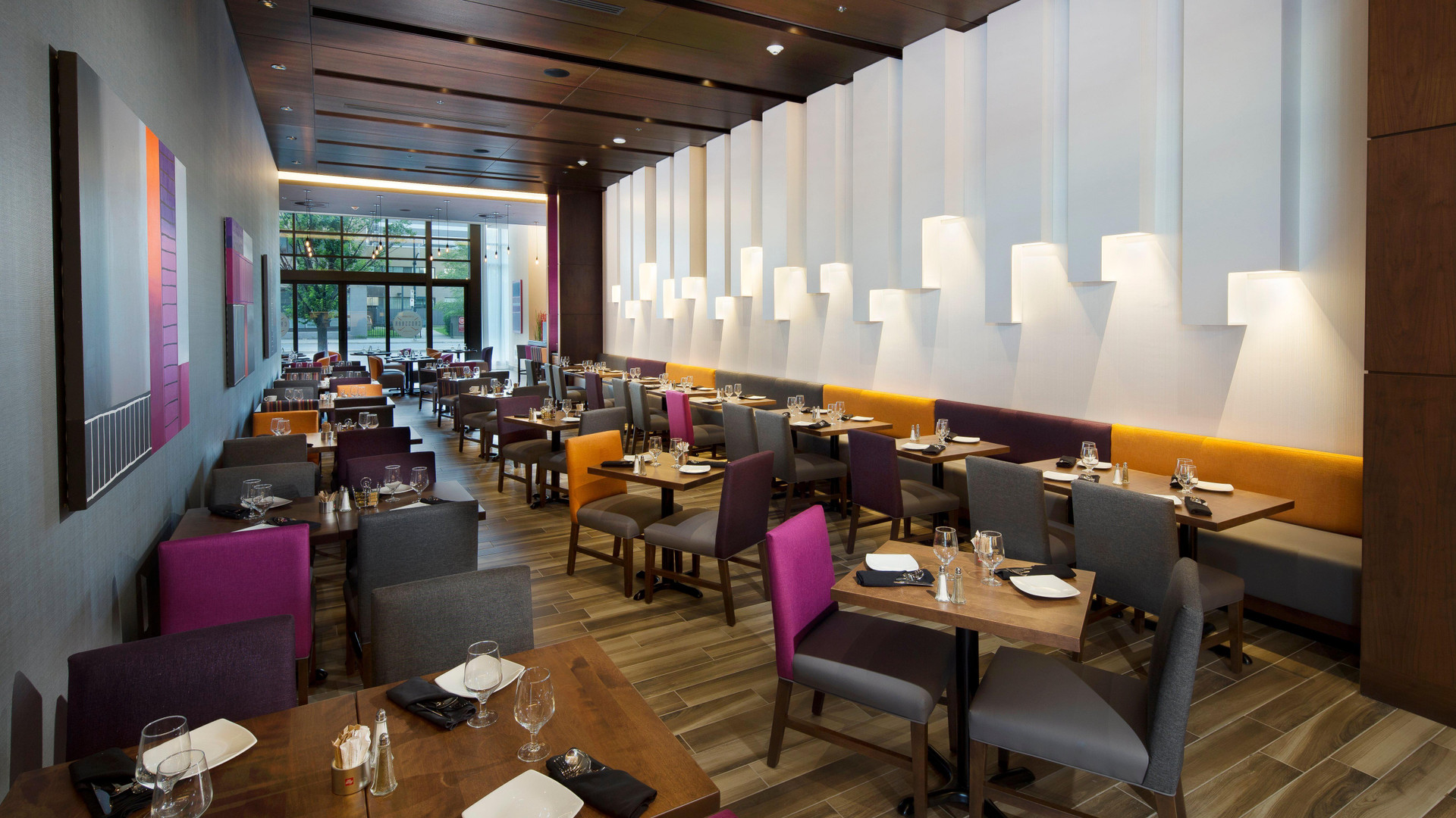 Restaurant Holiday Inn Hotel & Suites Montreal Centre-ville Ouest by IHG