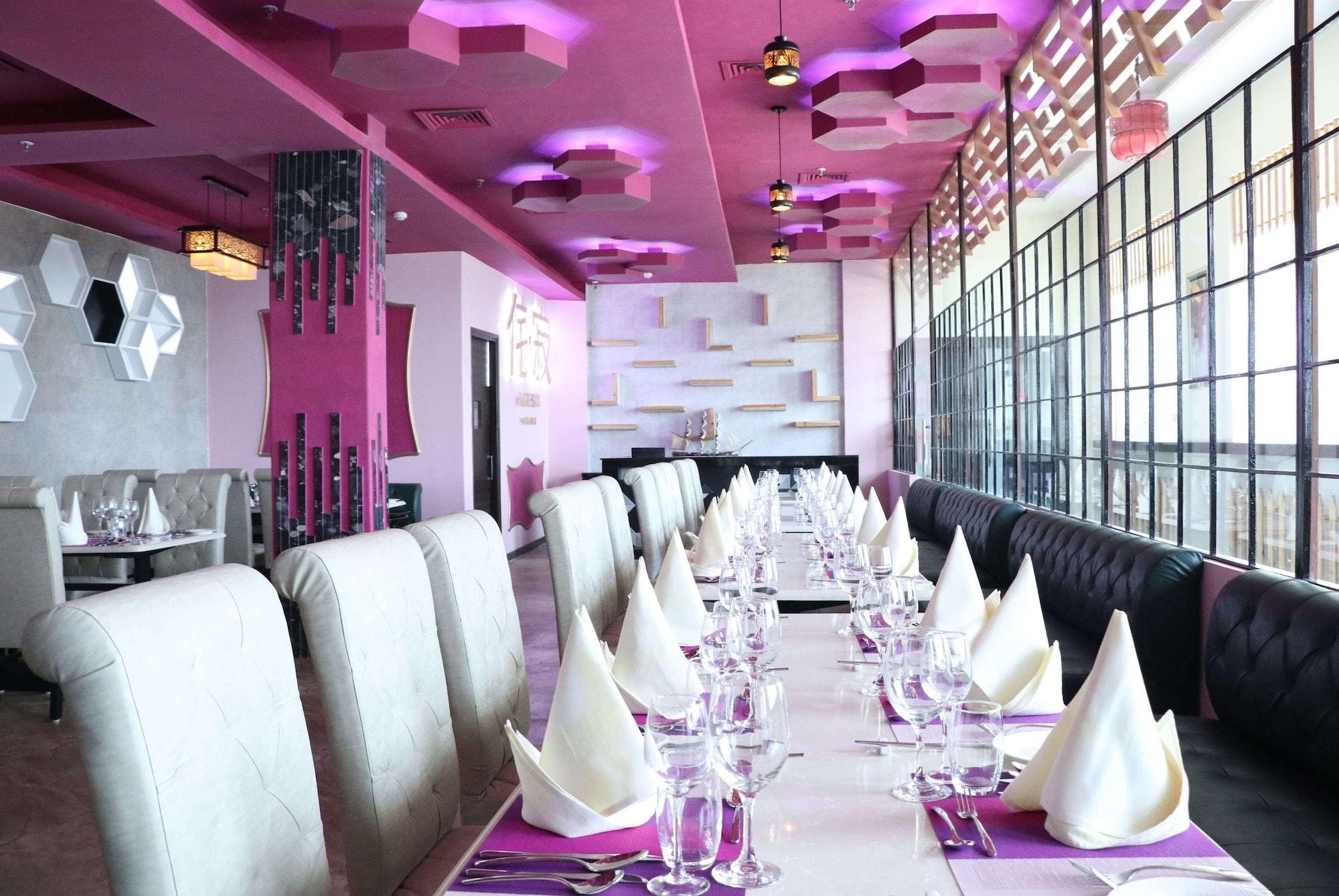Restaurant Ramada by Wyndham Neemrana