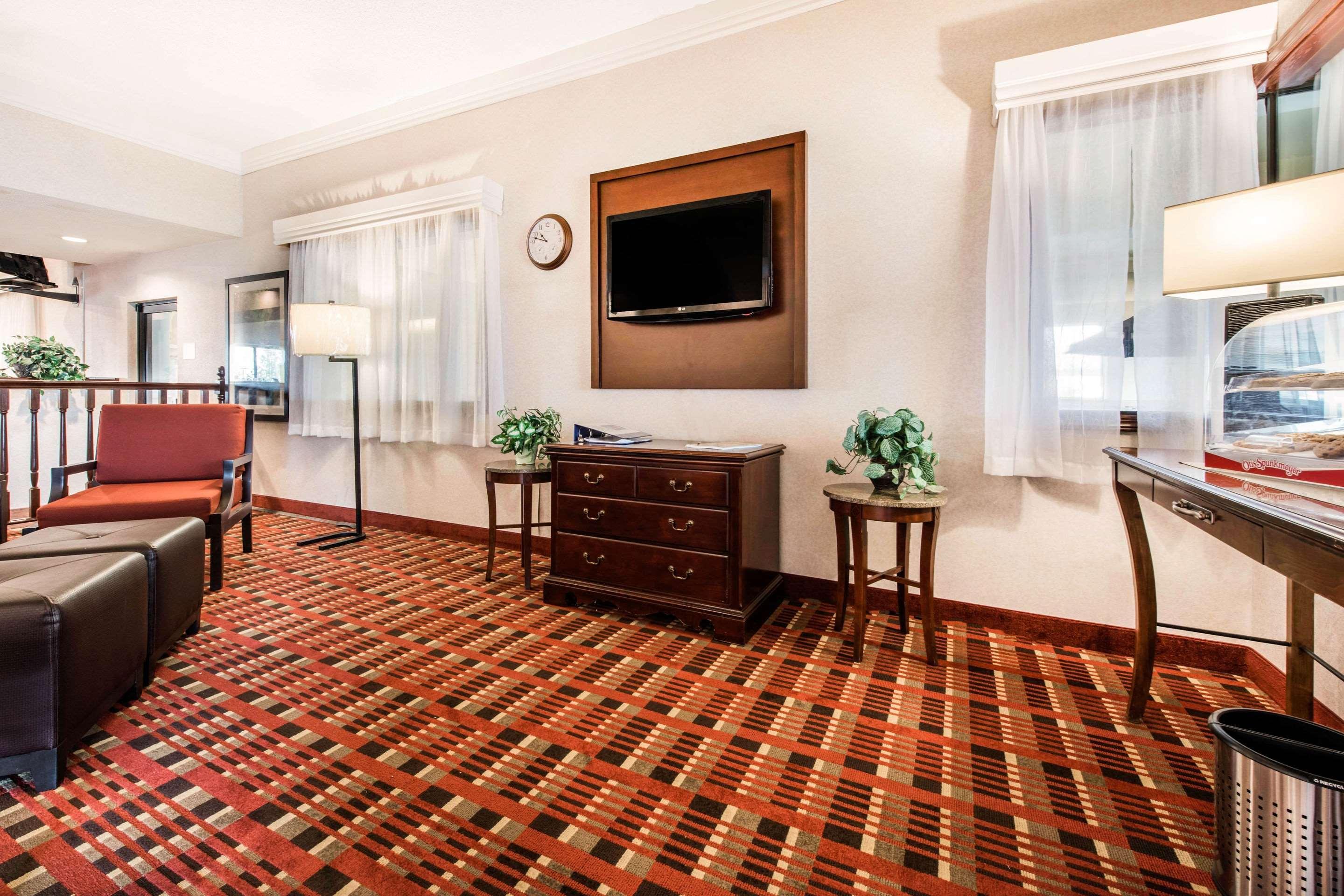 Vista Lobby Comfort Inn & Suites Streetsboro - Kent