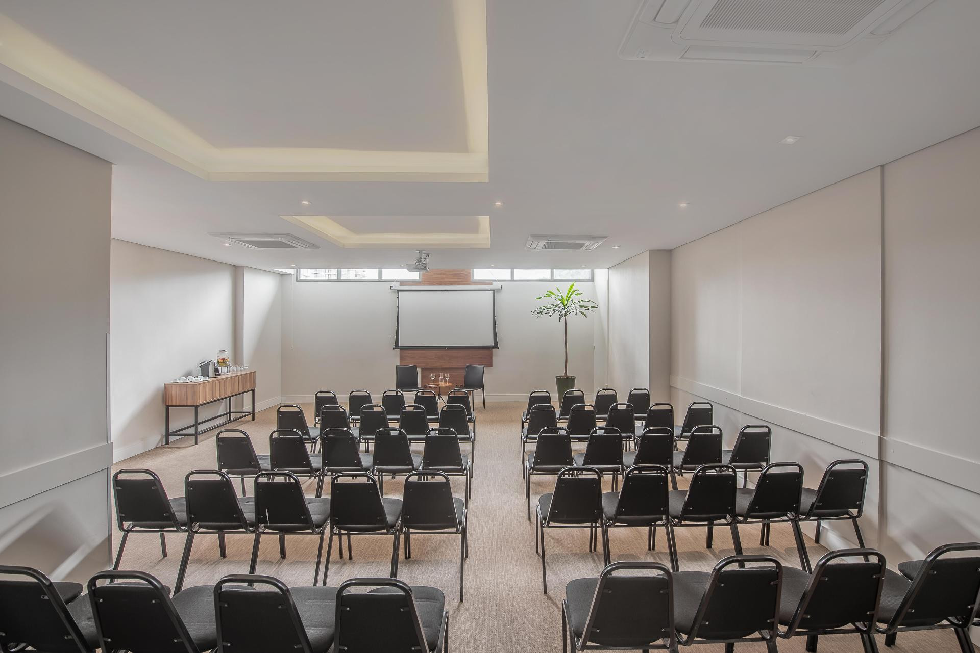 Sala de Reuniones Intercity Curitiba - Centro Cívico