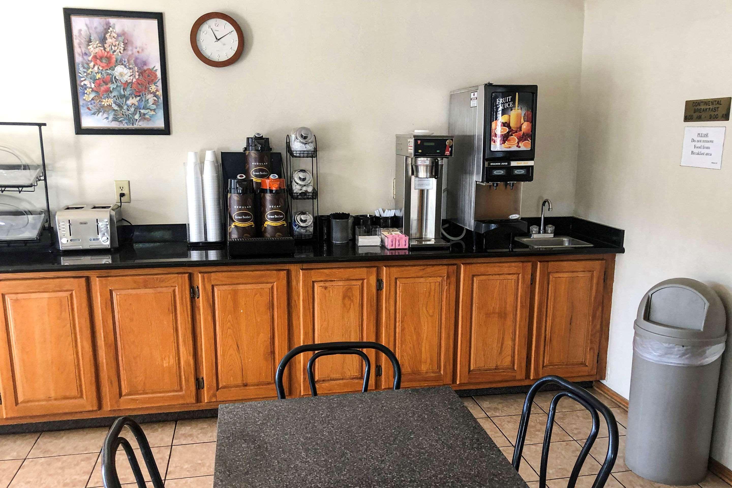 Restaurant Rodeway Inn