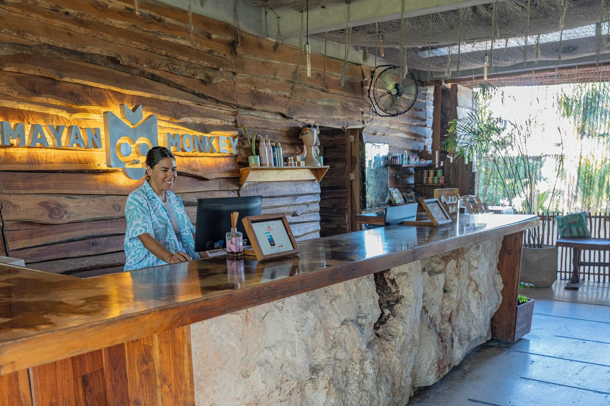 Vista Lobby Mayan Monkey Isla Mujeres | Social Hotel