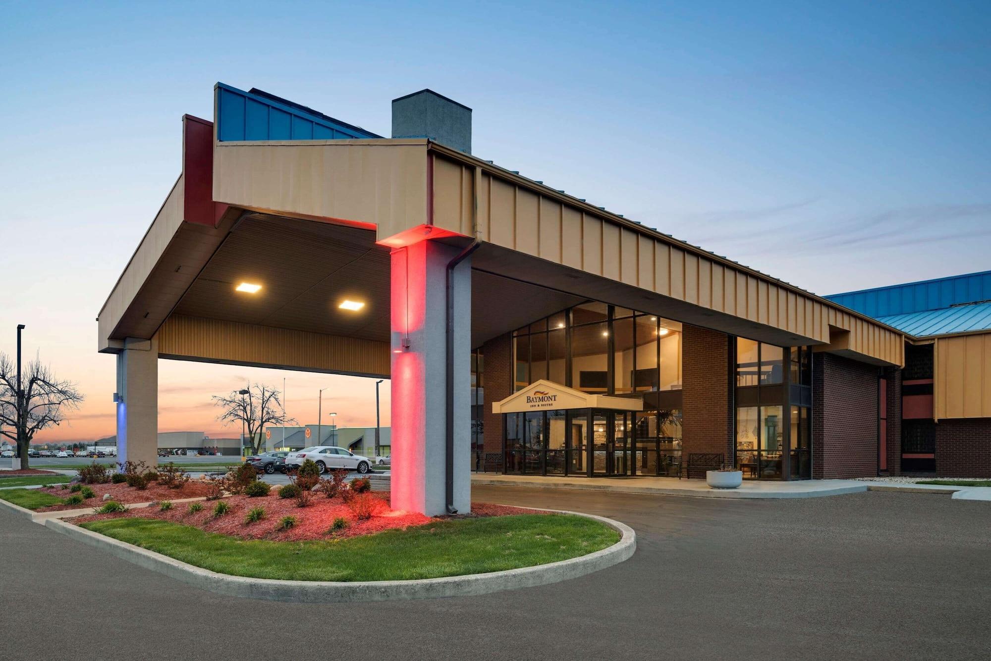 Vista Exterior Baymont by Wyndham Muncie Near Ball State University