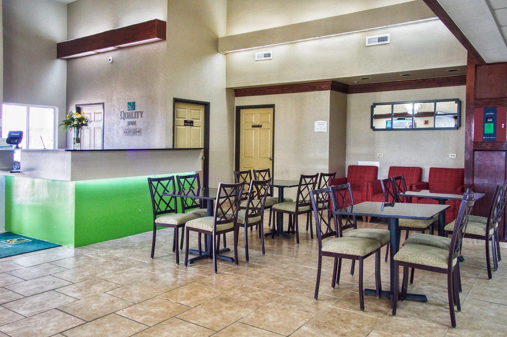 Vista Lobby Quality Inn Moore - Oklahoma City