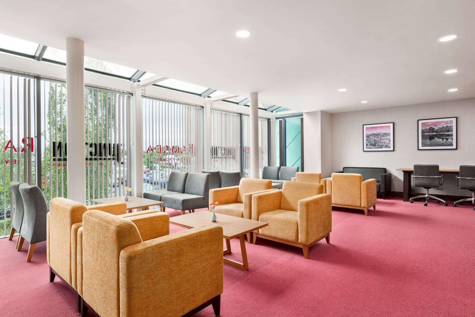 Vista Lobby Ramada by Wyndham Cobham