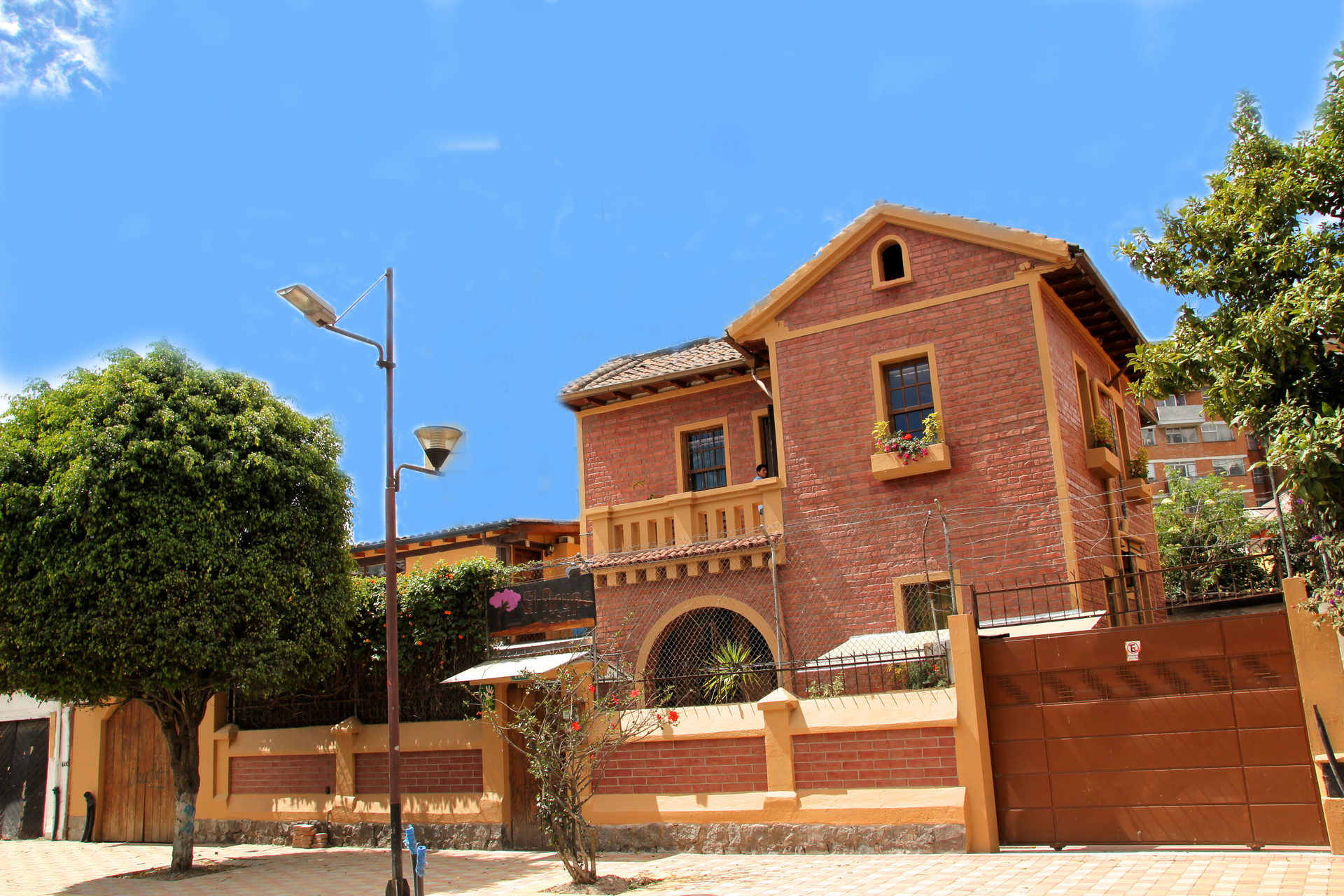 Varios Arupo Bed and Breakfast