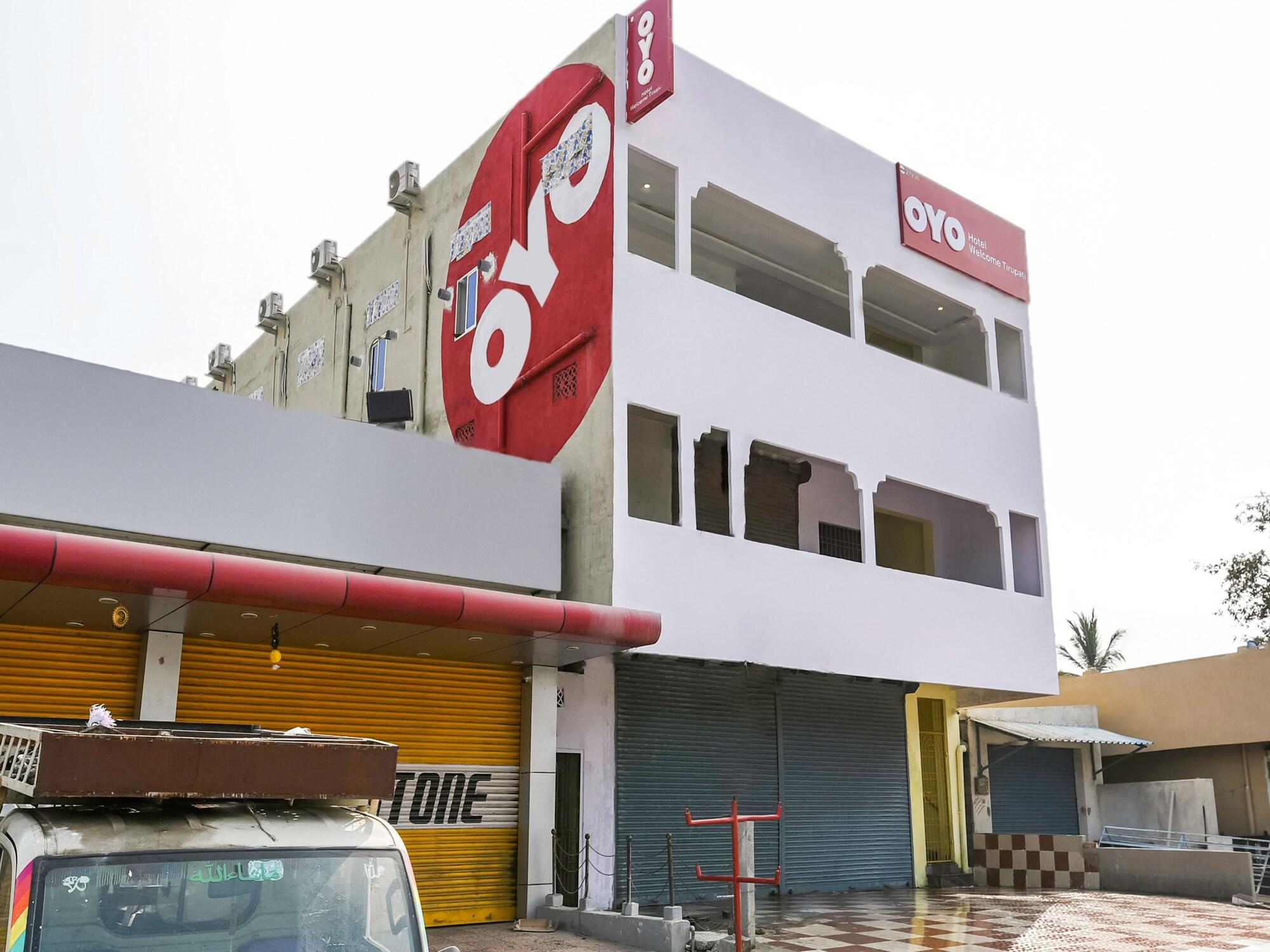 Vista Exterior OYO 27936 Hotel Welcome Tirupati